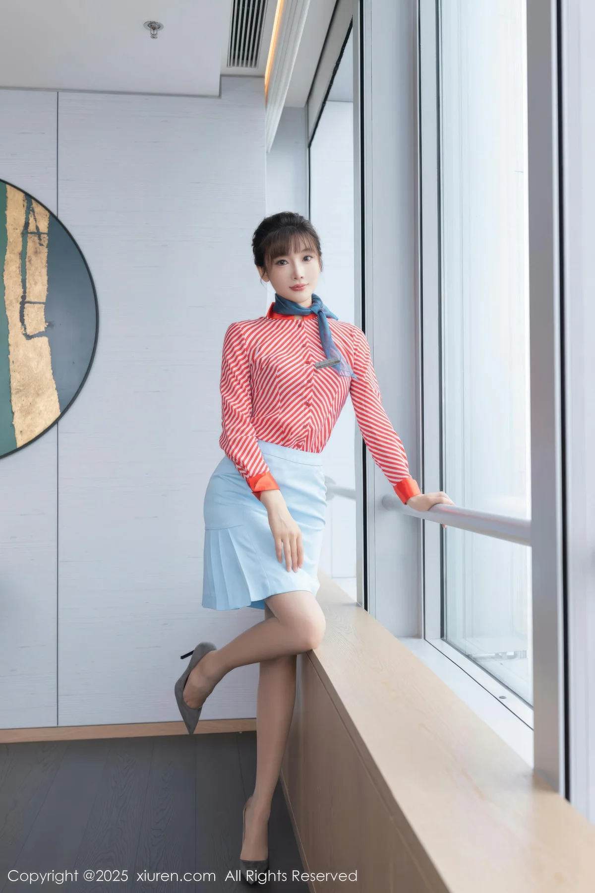 XiuRen 秀人 No.10932 陆萱萱 空姐紫色蕾丝内衣 - 2