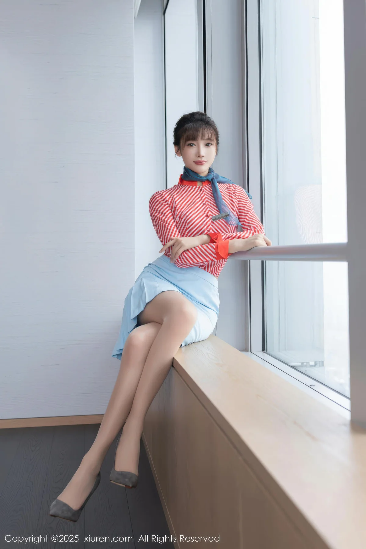 XiuRen 秀人 No.10932 陆萱萱 空姐紫色蕾丝内衣 - 3