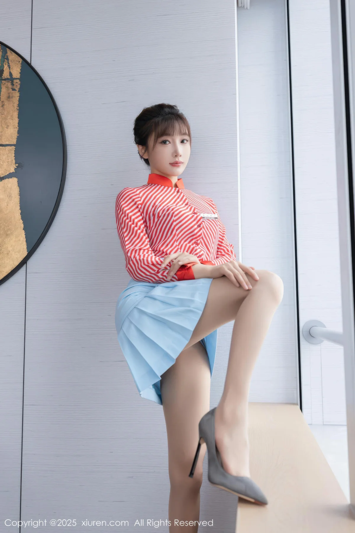 XiuRen 秀人 No.10932 陆萱萱 空姐紫色蕾丝内衣 - 1