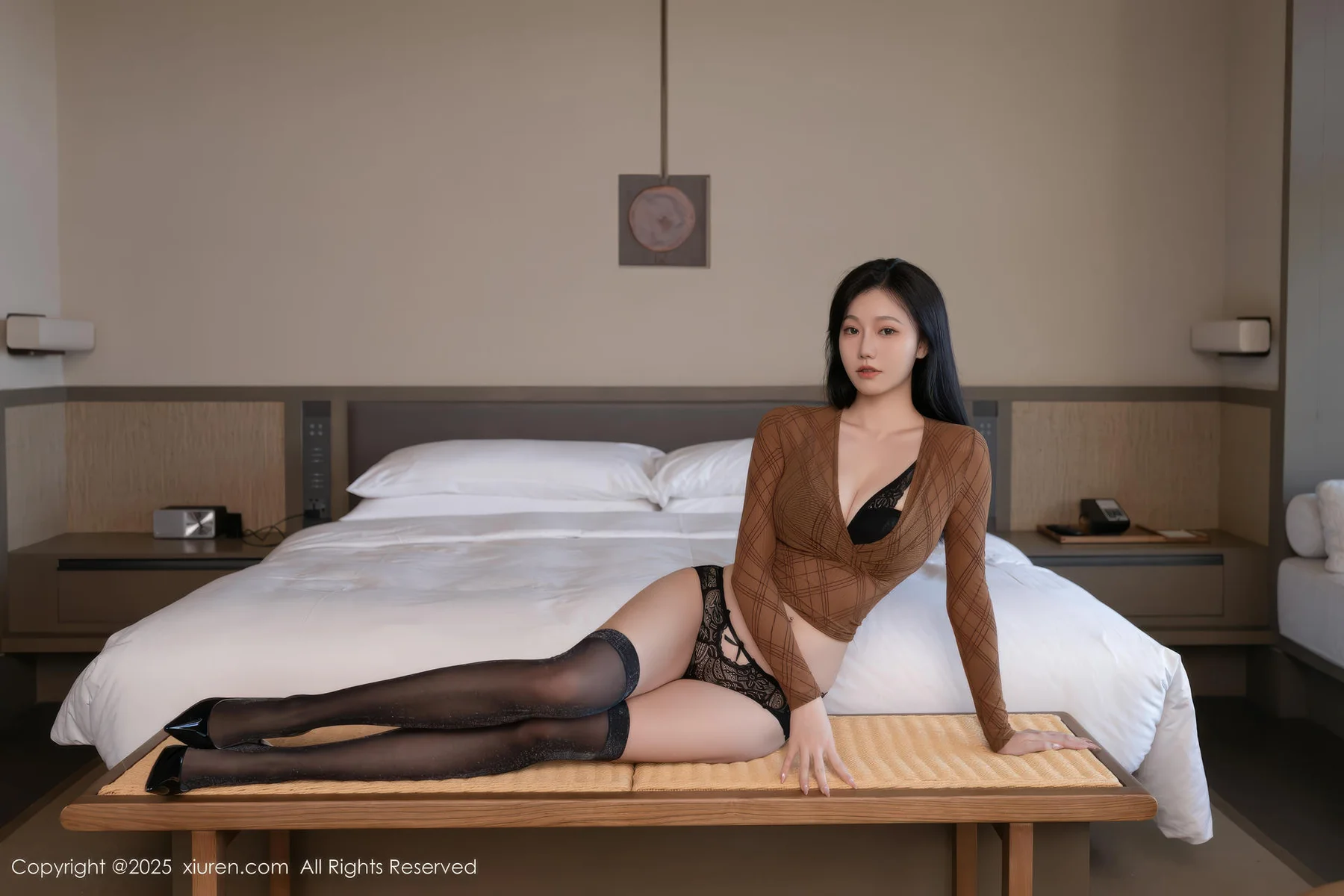 XiuRen 秀人 No.10947 安然anran 棕色皮裙魅惑黑丝 - 2