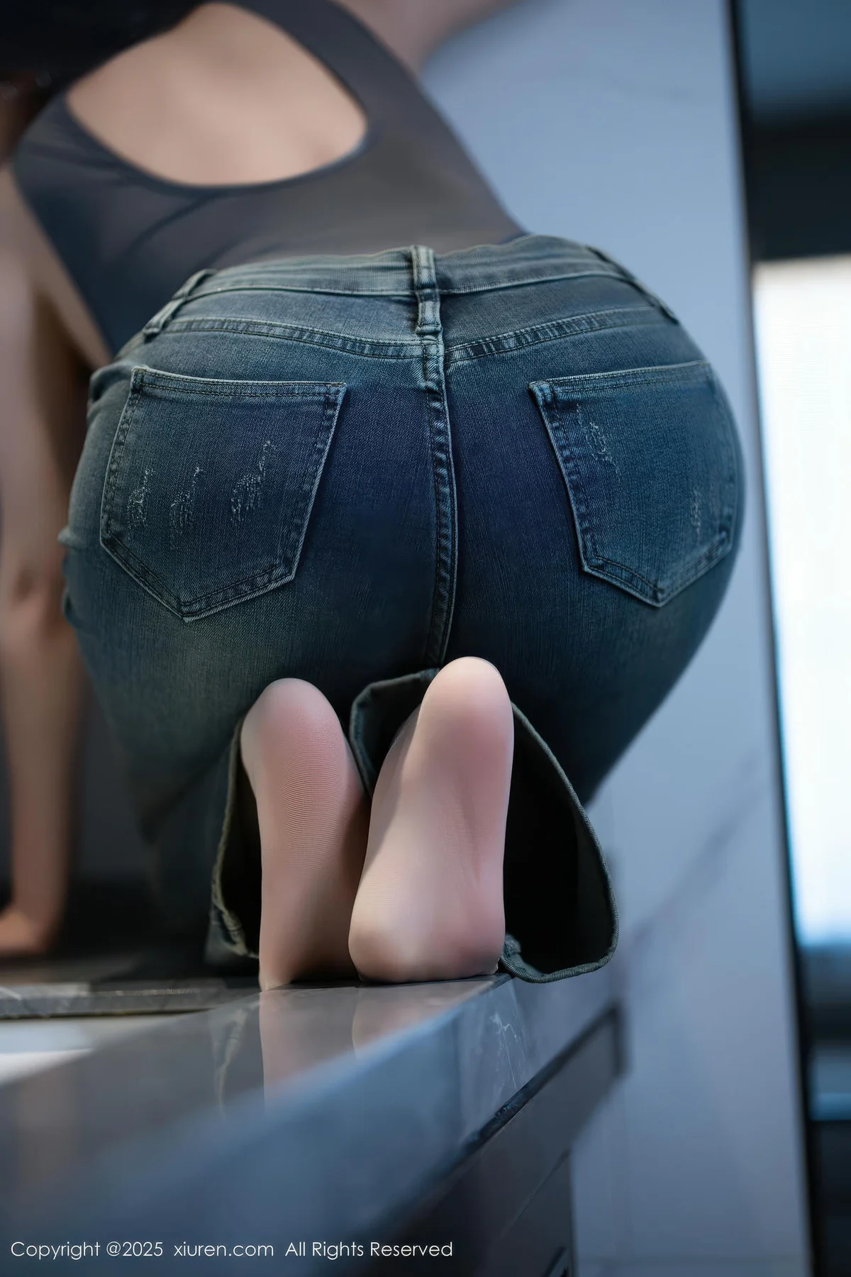 XiuRen 秀人 No.10952 CHENCHEN 灰色服饰牛仔裤 - 7