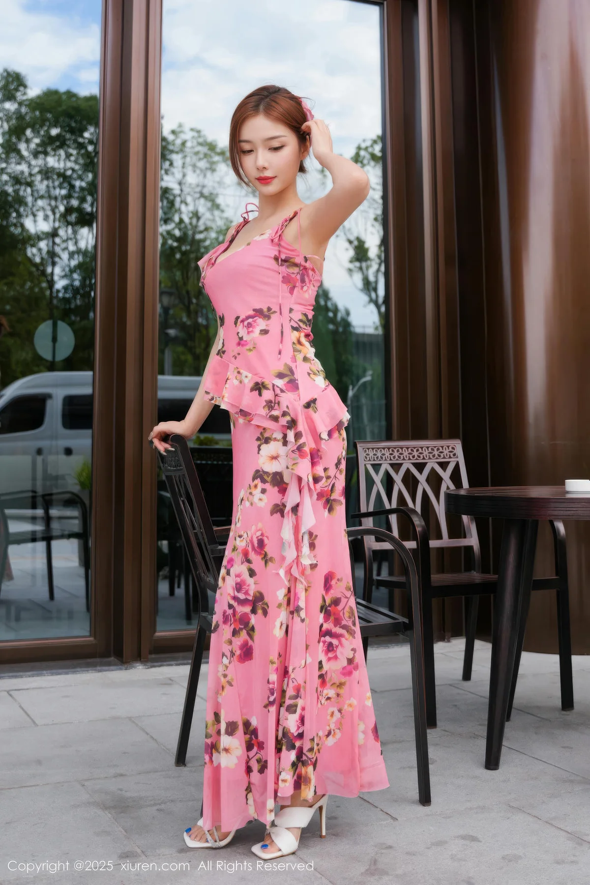 XiuRen 秀人 No.10954 白芷yy 碎花连衣裙身姿柔美 - 1