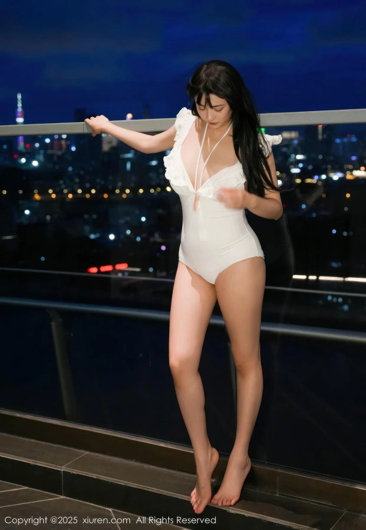 XiuRen 秀人 No.10959 软情 白色比基尼曼妙身姿 - 2