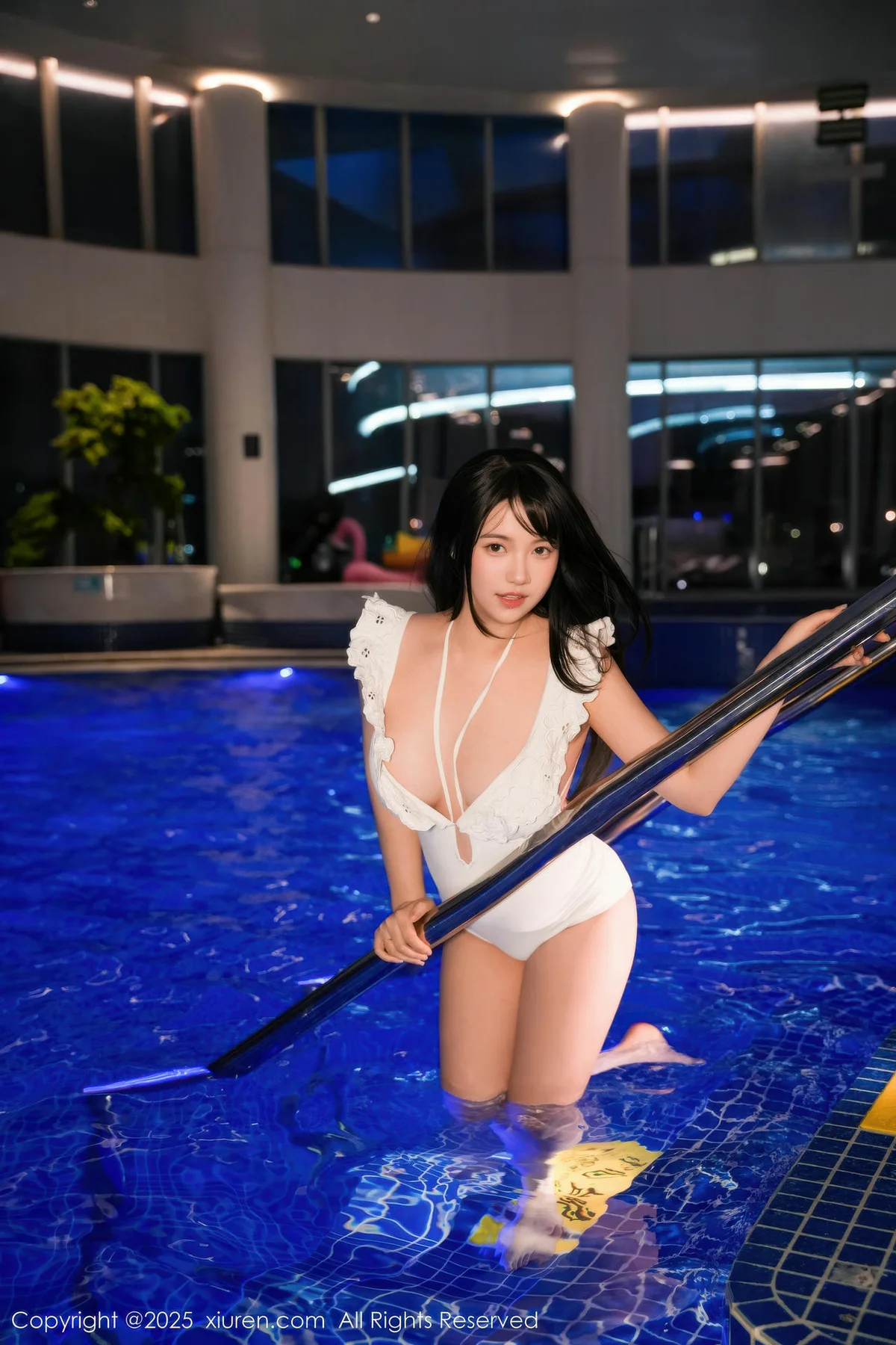 XiuRen 秀人 No.10959 软情 白色比基尼曼妙身姿 - 9