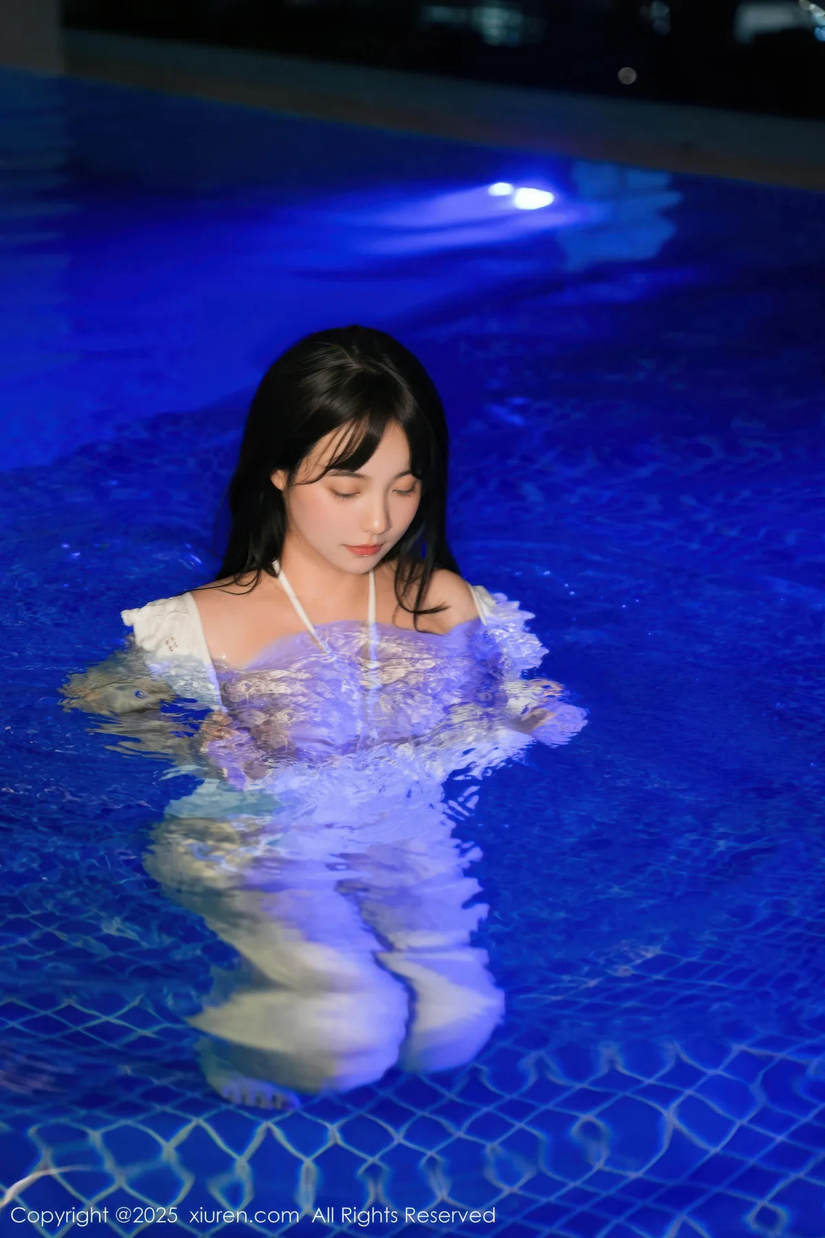 XiuRen 秀人 No.10959 软情 白色比基尼曼妙身姿 - 1