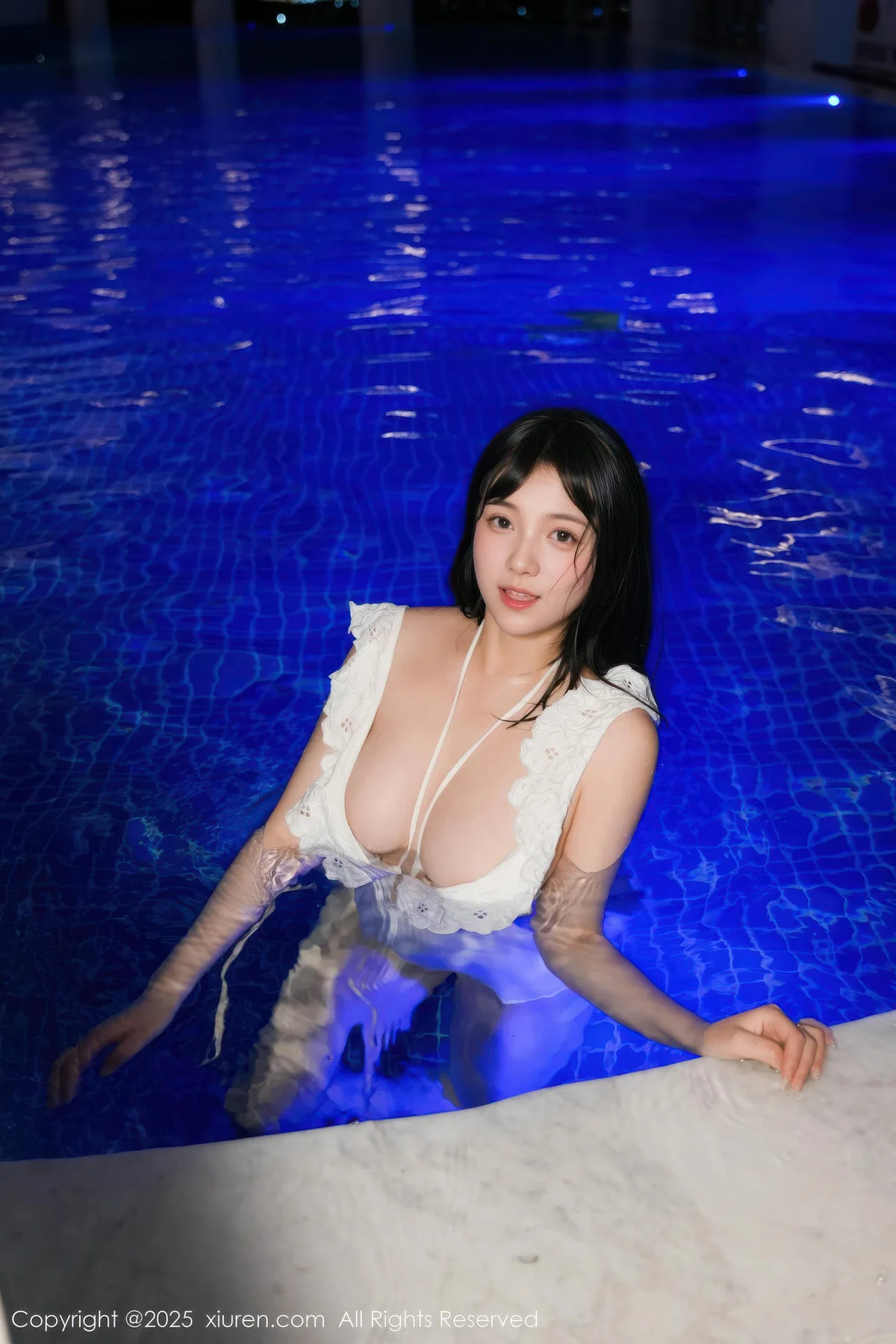 XiuRen 秀人 No.10959 软情 白色比基尼曼妙身姿 - 4