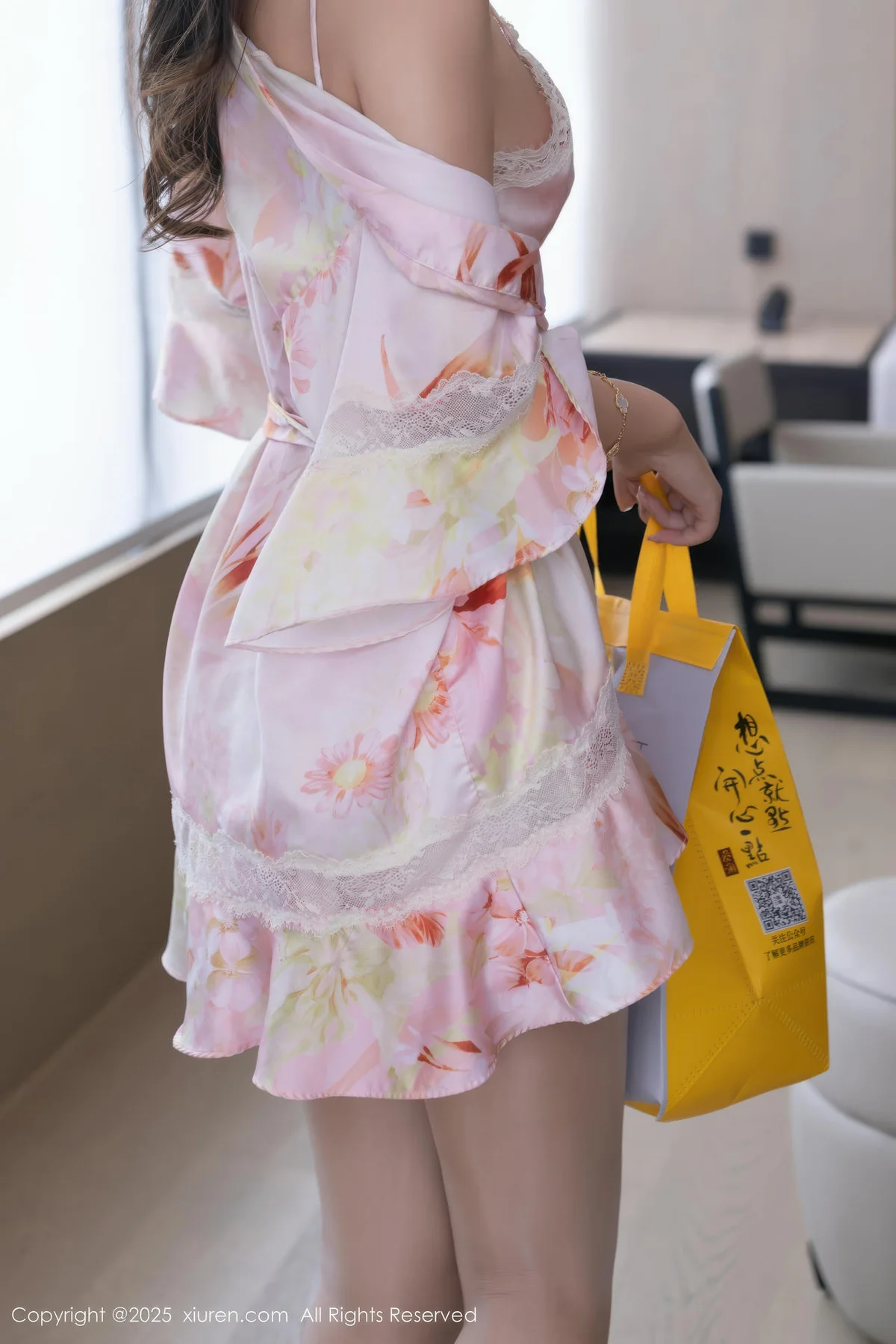 XiuRen 秀人 No.10970 唐安琪  粉色睡袍肉色丝袜 - 7