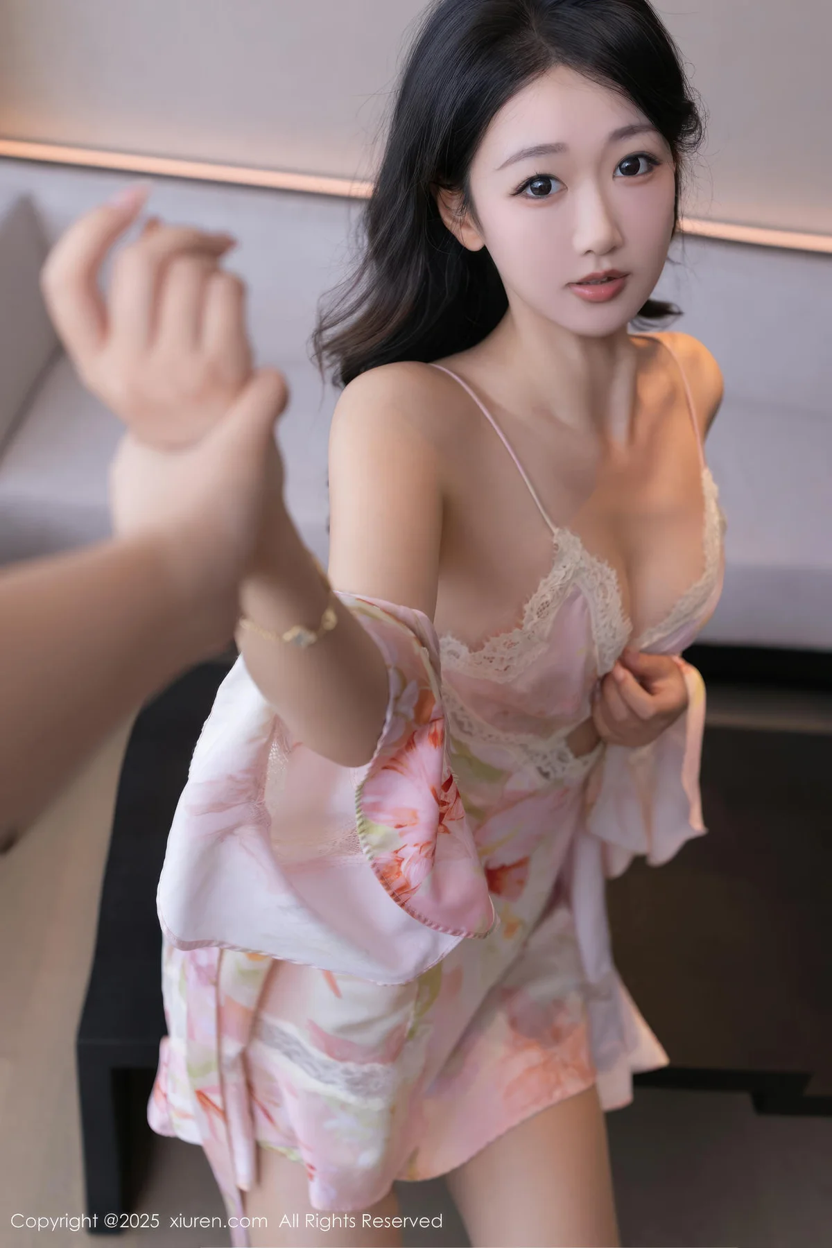 XiuRen 秀人 No.10970 唐安琪 粉色睡袍肉色丝袜 - 6