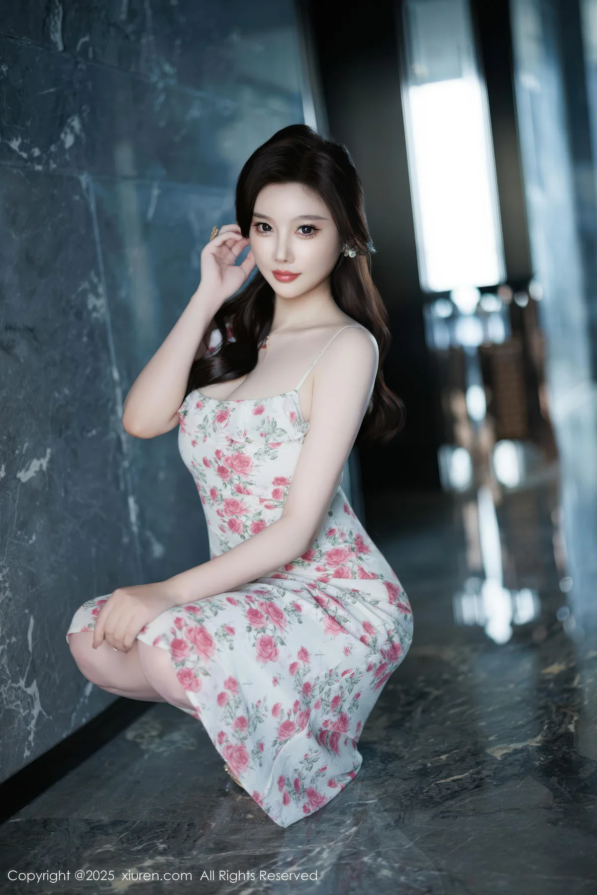 XiuRen 秀人 No.10977 CHENCHEN 性感碎花连衣裙西安旅拍 - 4