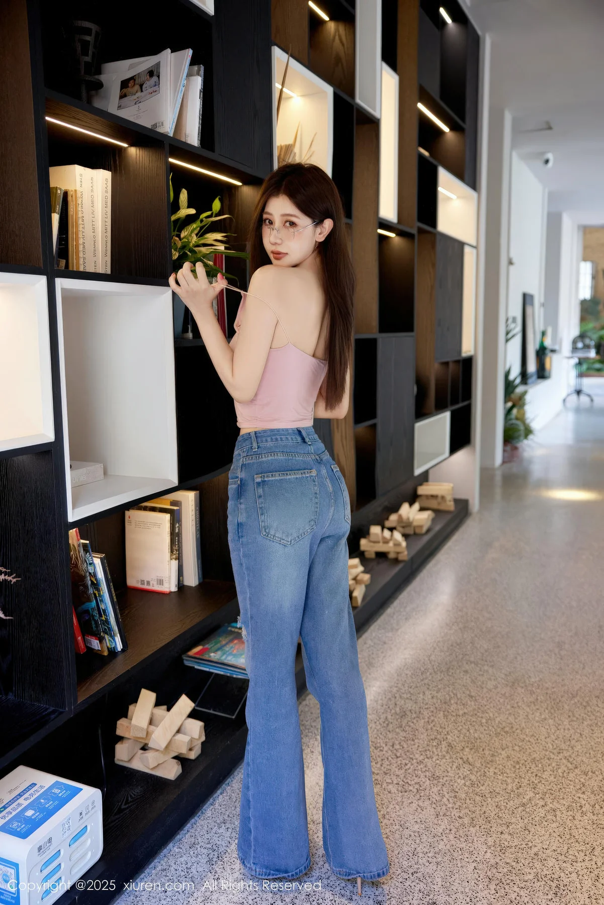 XiuRen 秀人 No.10983 尹甜甜sunny 洁白肤色粉色常服 - 10