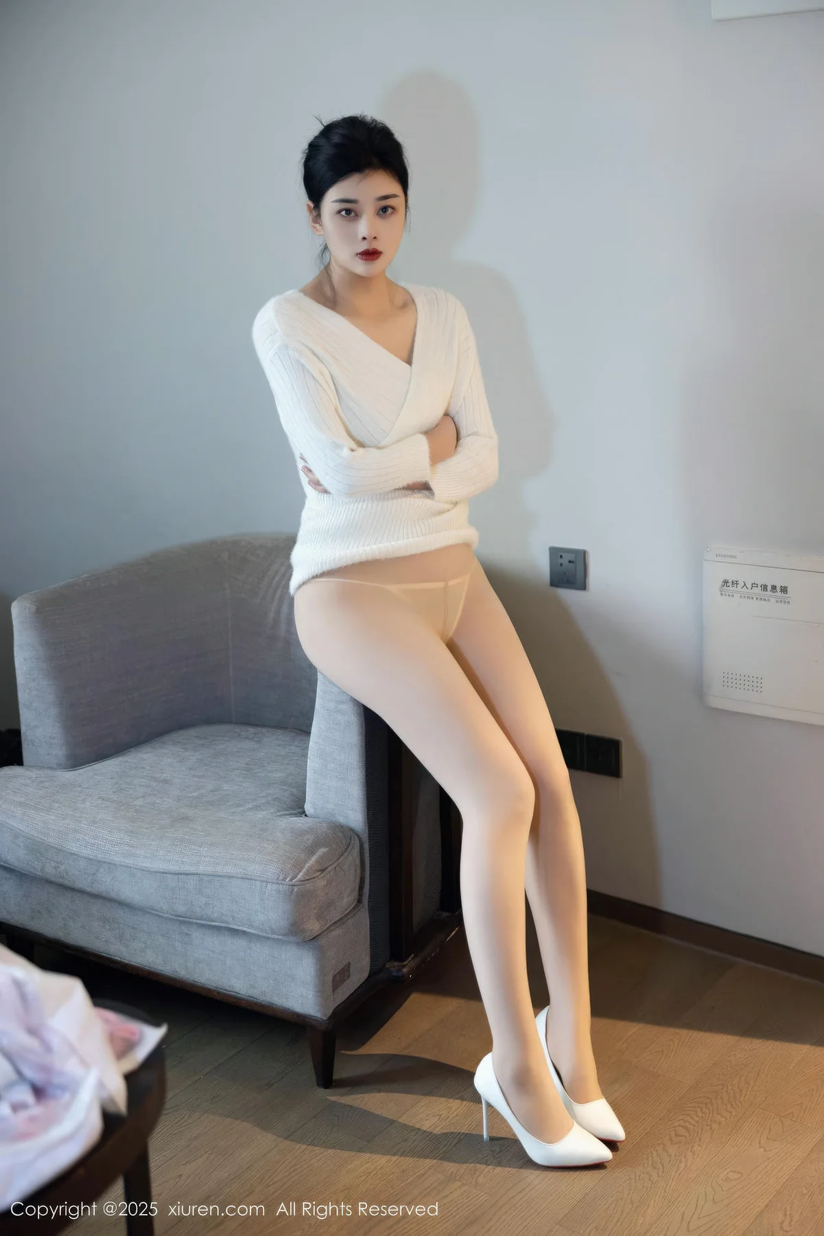 XiuRen 秀人 No.10986 徐清妍 白色毛衣肉色丝袜 - 1
