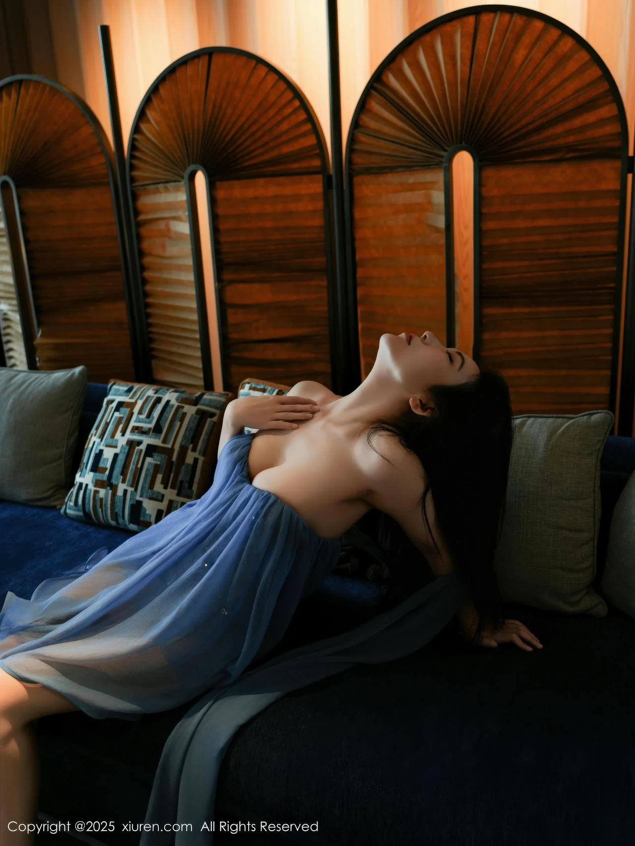 XiuRen 秀人 No.10988 烧烧小桃 蓝色连衣短裙 - 2