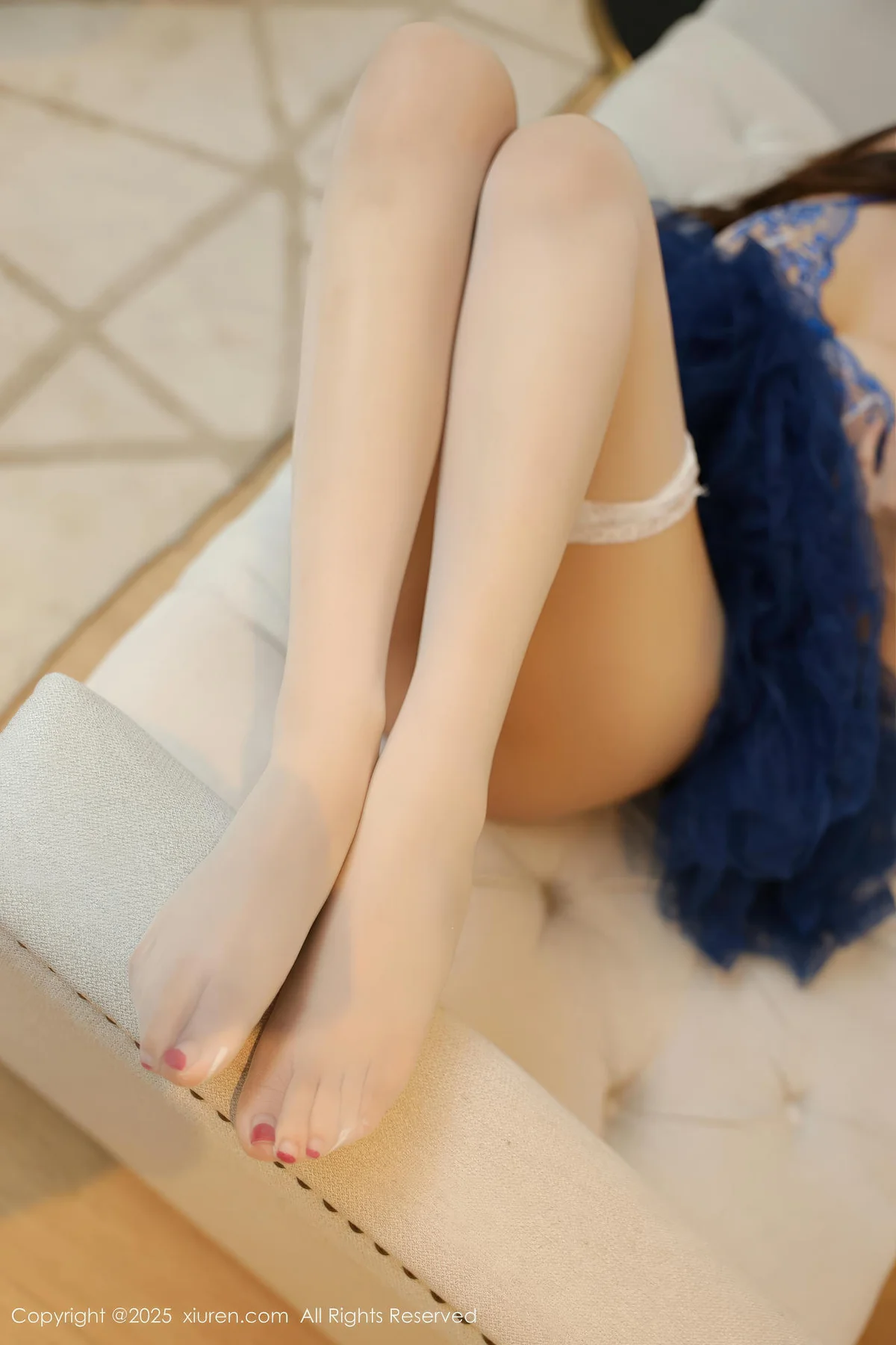 XiuRen 秀人 No.10990 小肉肉咪 童颜少女蓬蓬裙白色丝袜 - 9