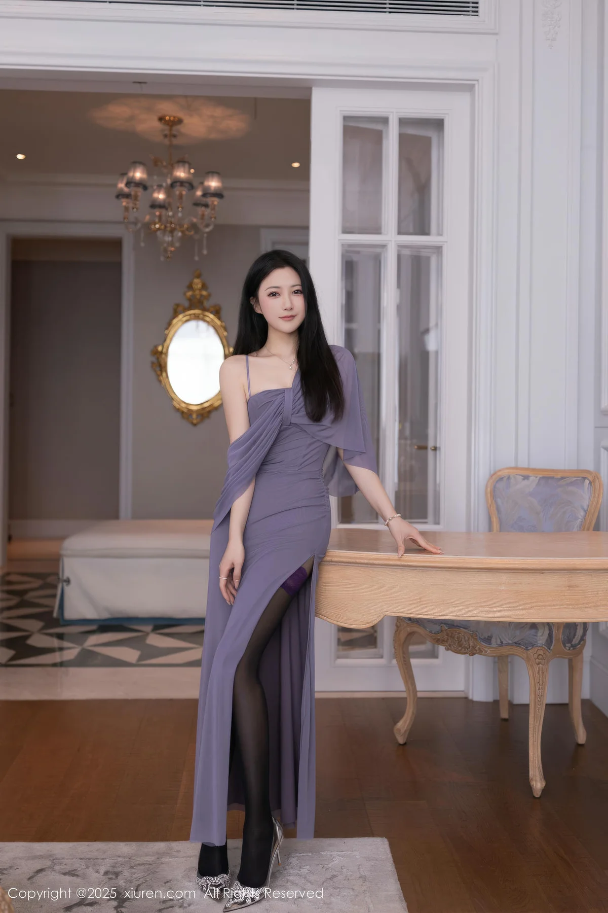 XiuRen 秀人 No.10992 鱼子酱Fish 感紫色连衣裙紫色丝袜 - 1