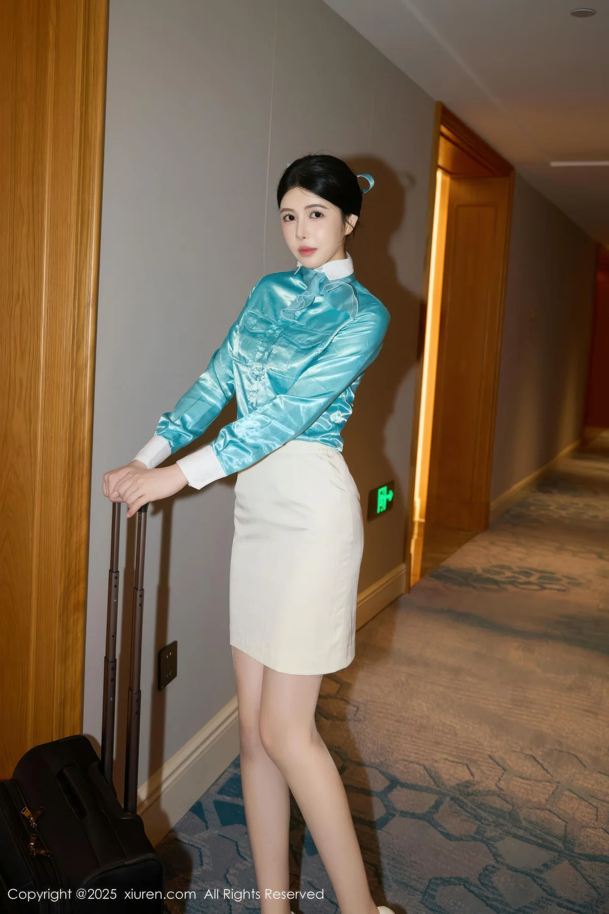 XiuRen 秀人 No.10998 方蕾蕾 空姐制服诱惑 - 10