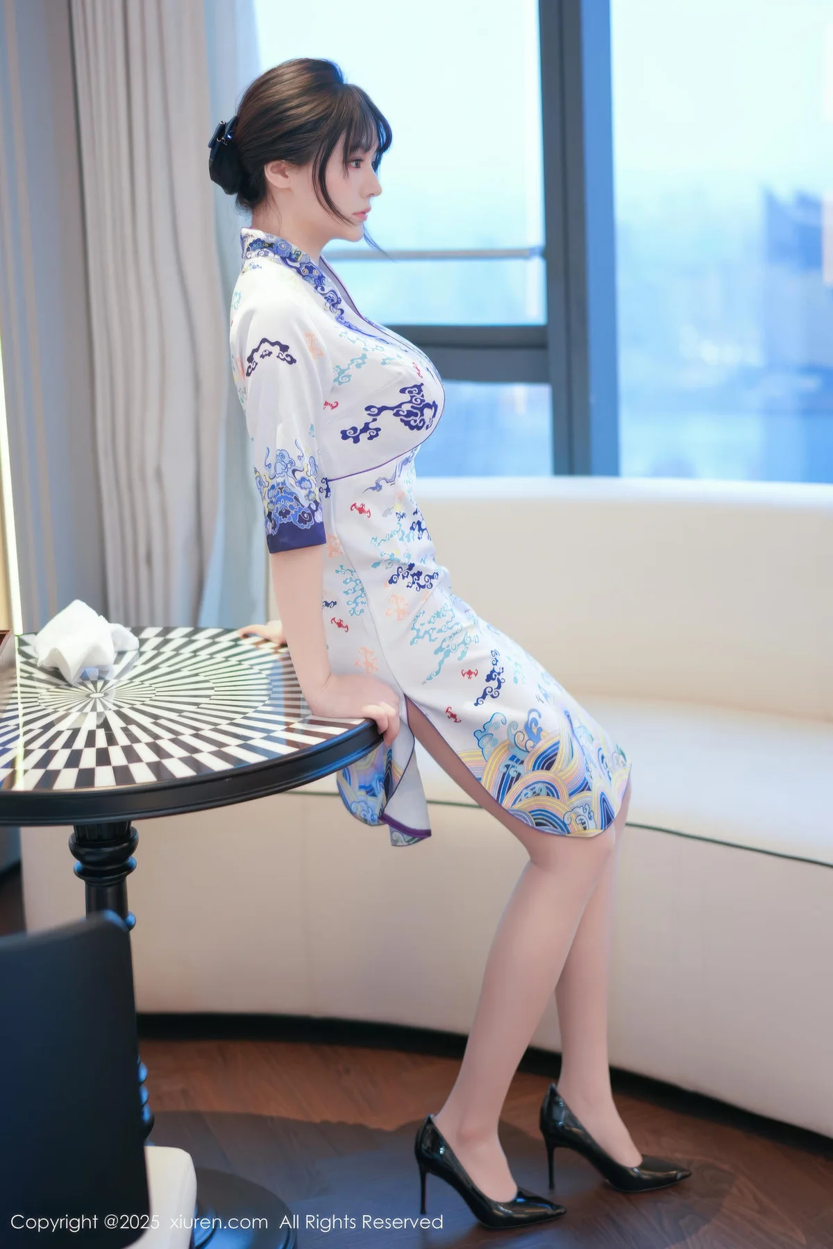 XiuRen 秀人 No.11001 沈南汐RuRu 浅色旗袍魅惑肉丝 - 1