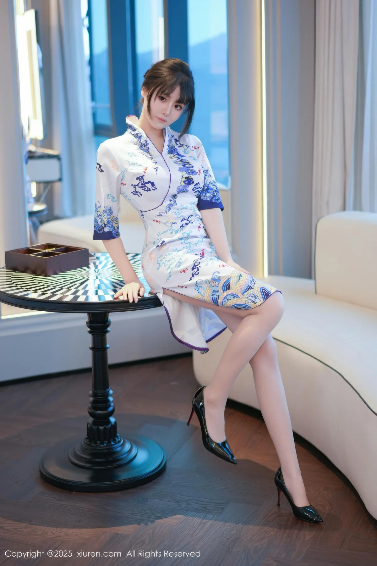 XiuRen 秀人 No.11001 沈南汐RuRu 浅色旗袍魅惑肉丝 - 2