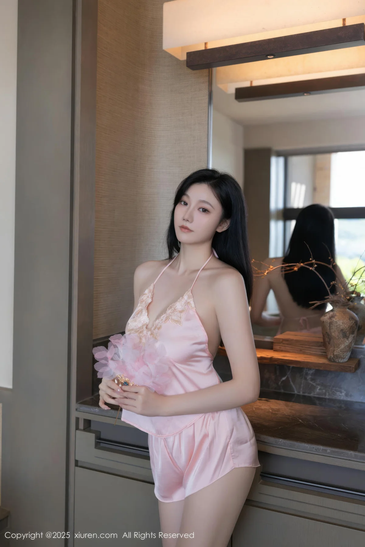 XiuRen 秀人 No.11002 安然anran 粉色肚兜诱人肉色丝袜 - 2