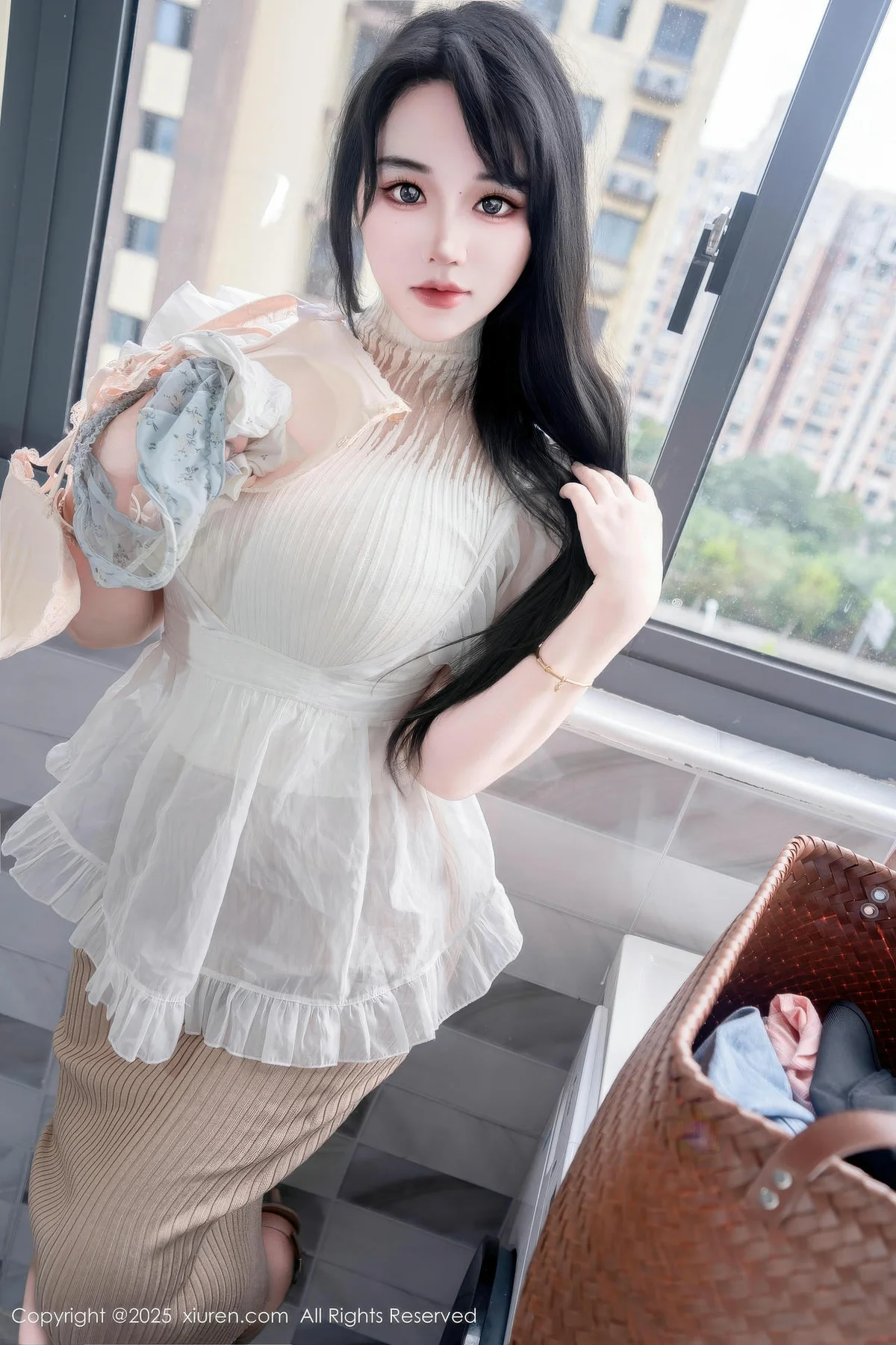 XiuRen 秀人 No.11010 汐汐爱吃草莓 善良家政姐姐肥臀爆乳 - 3