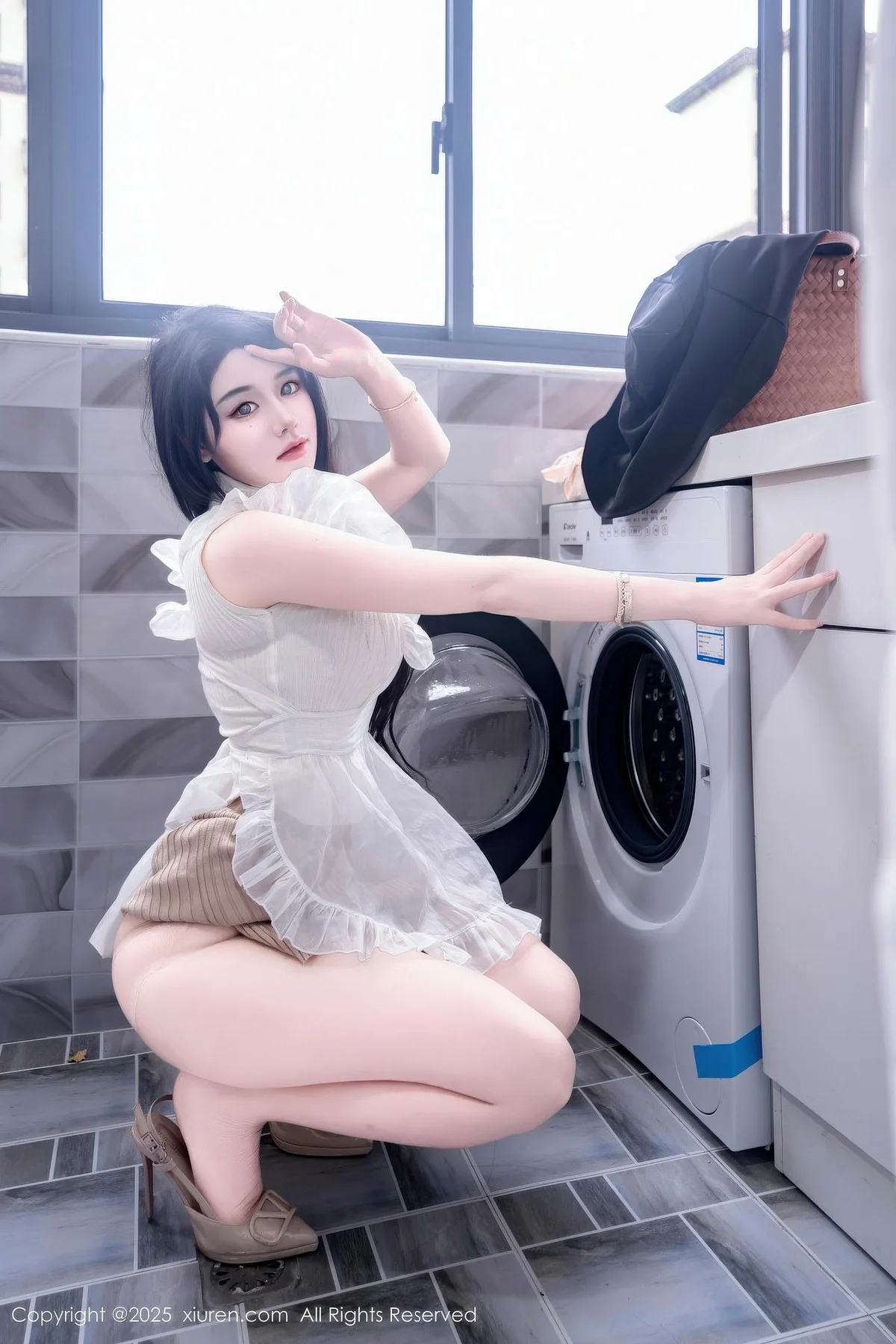 XiuRen 秀人 No.11010 汐汐爱吃草莓 善良家政姐姐肥臀爆乳 - 6