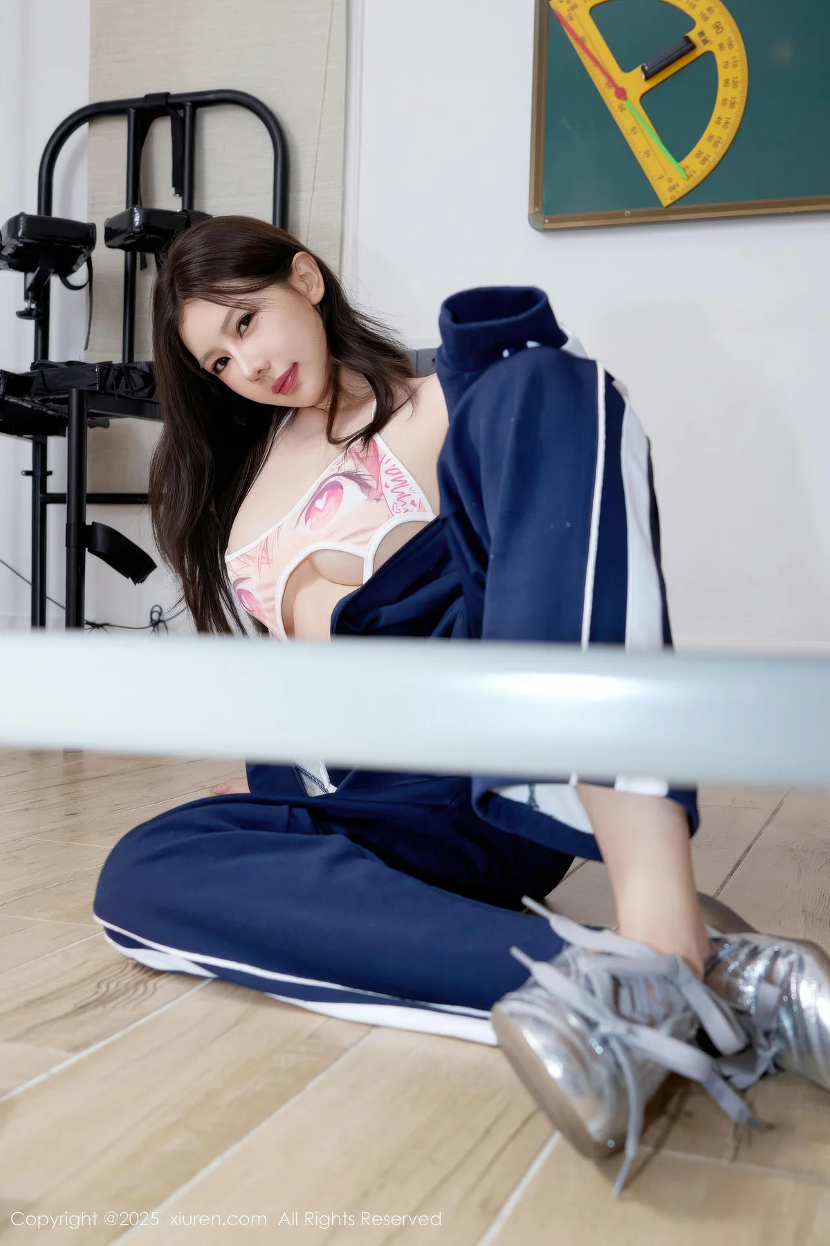 XiuRen 秀人 No.11012 尹甜甜sunny 深色校服情趣内衣 - 3