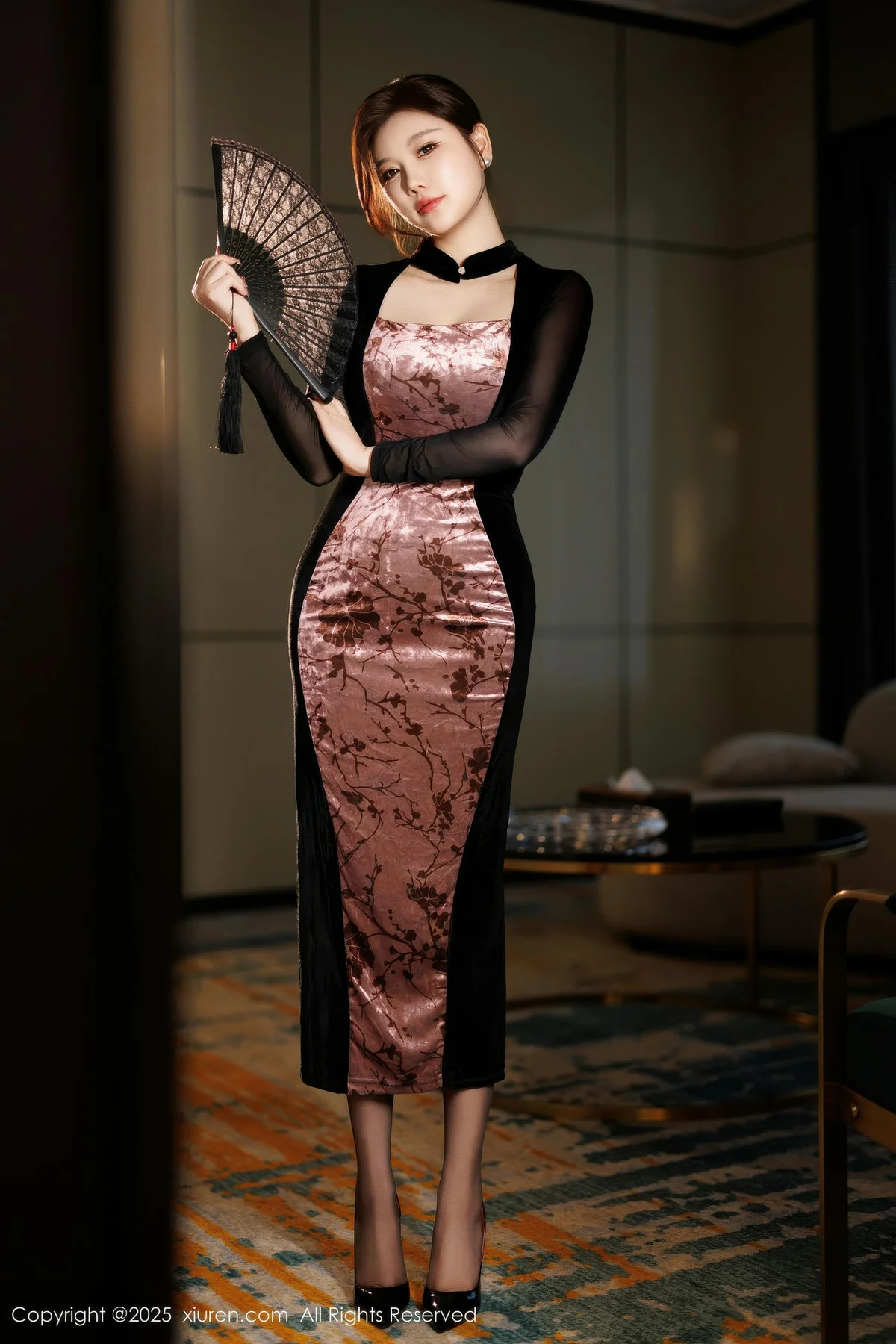 XiuRen 秀人 No.11013 CHENCHEN 修身旗袍西安旅拍写真发布 - 1