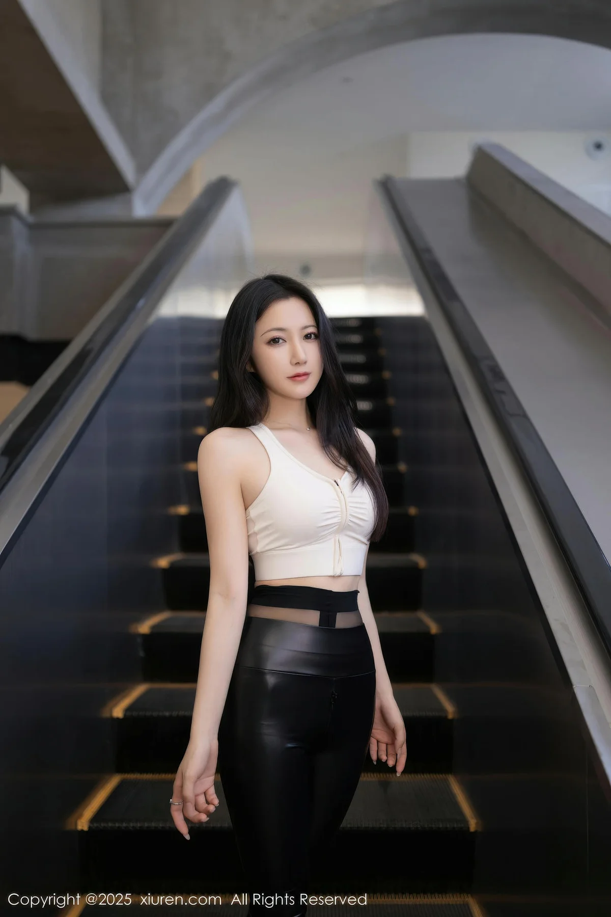 XiuRen 秀人 No.11021 鱼子酱Fish 黑色皮裤紧致身材 - 9