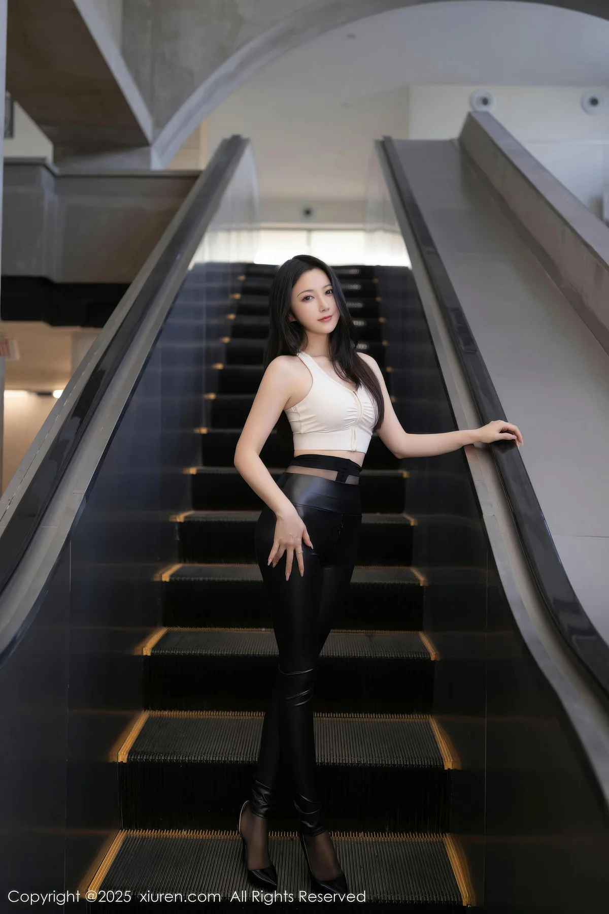 XiuRen 秀人 No.11021 鱼子酱Fish 黑色皮裤紧致身材 - 10