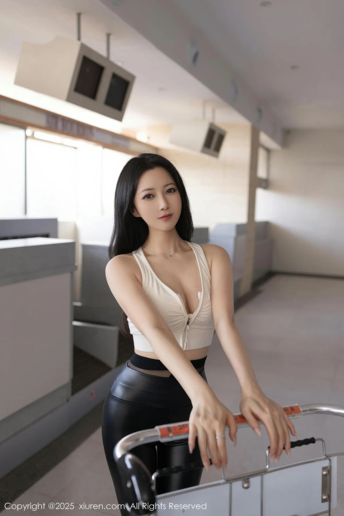 XiuRen 秀人 No.11021 鱼子酱Fish 黑色皮裤紧致身材 - 9