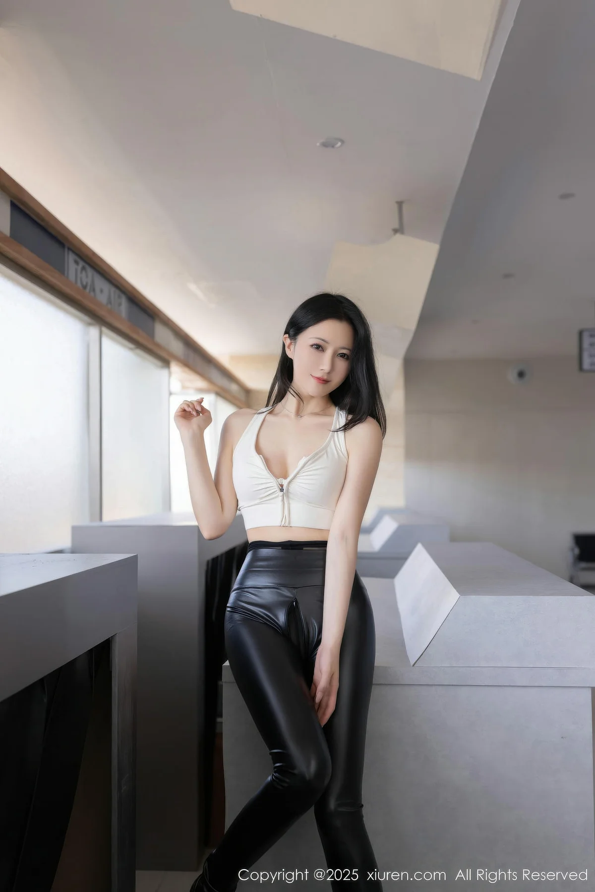 XiuRen 秀人 No.11021 鱼子酱Fish 黑色皮裤紧致身材 - 6