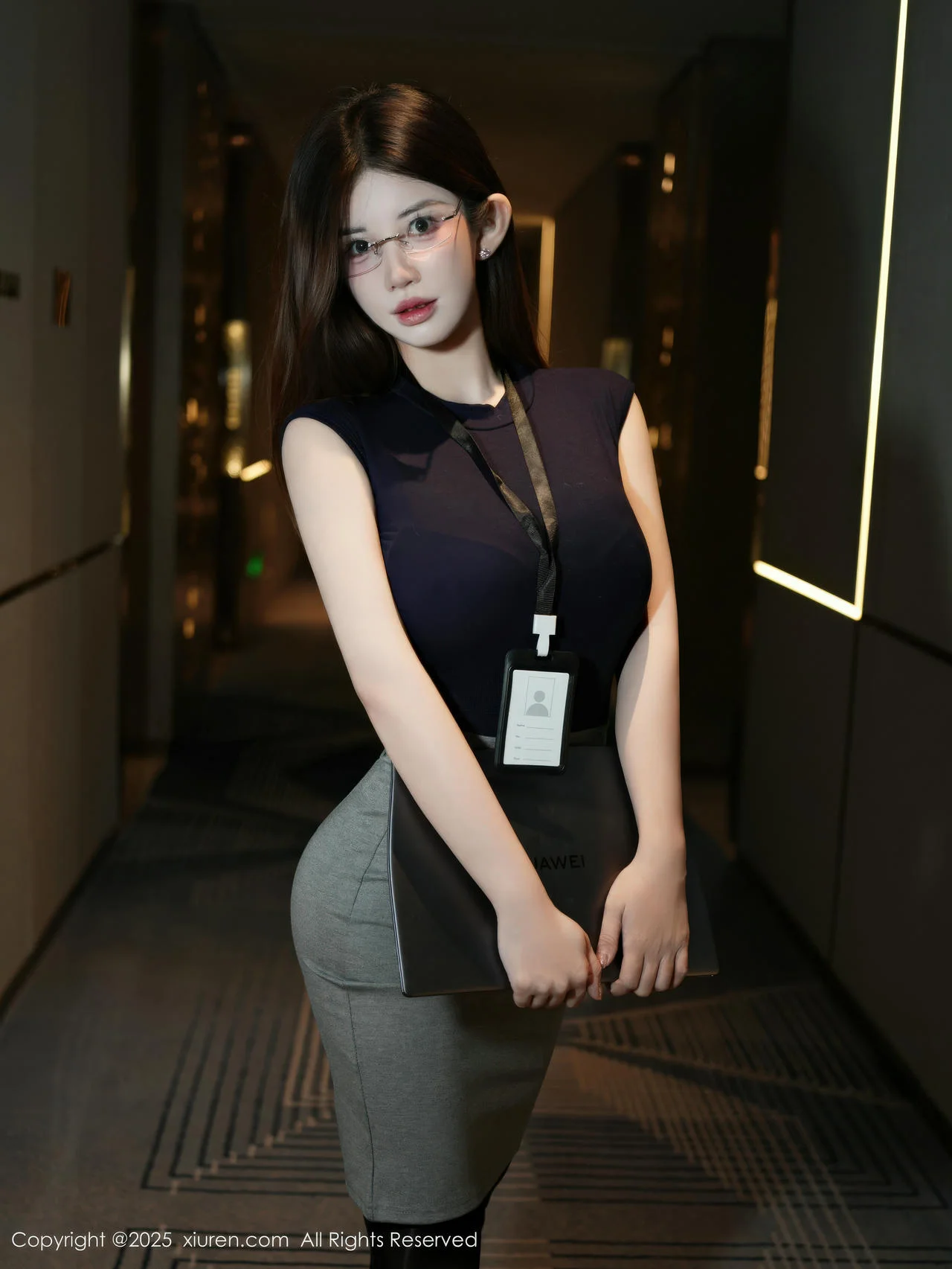 XiuRen 秀人 No.11023 苏甜橙子 深色职业装 - 1