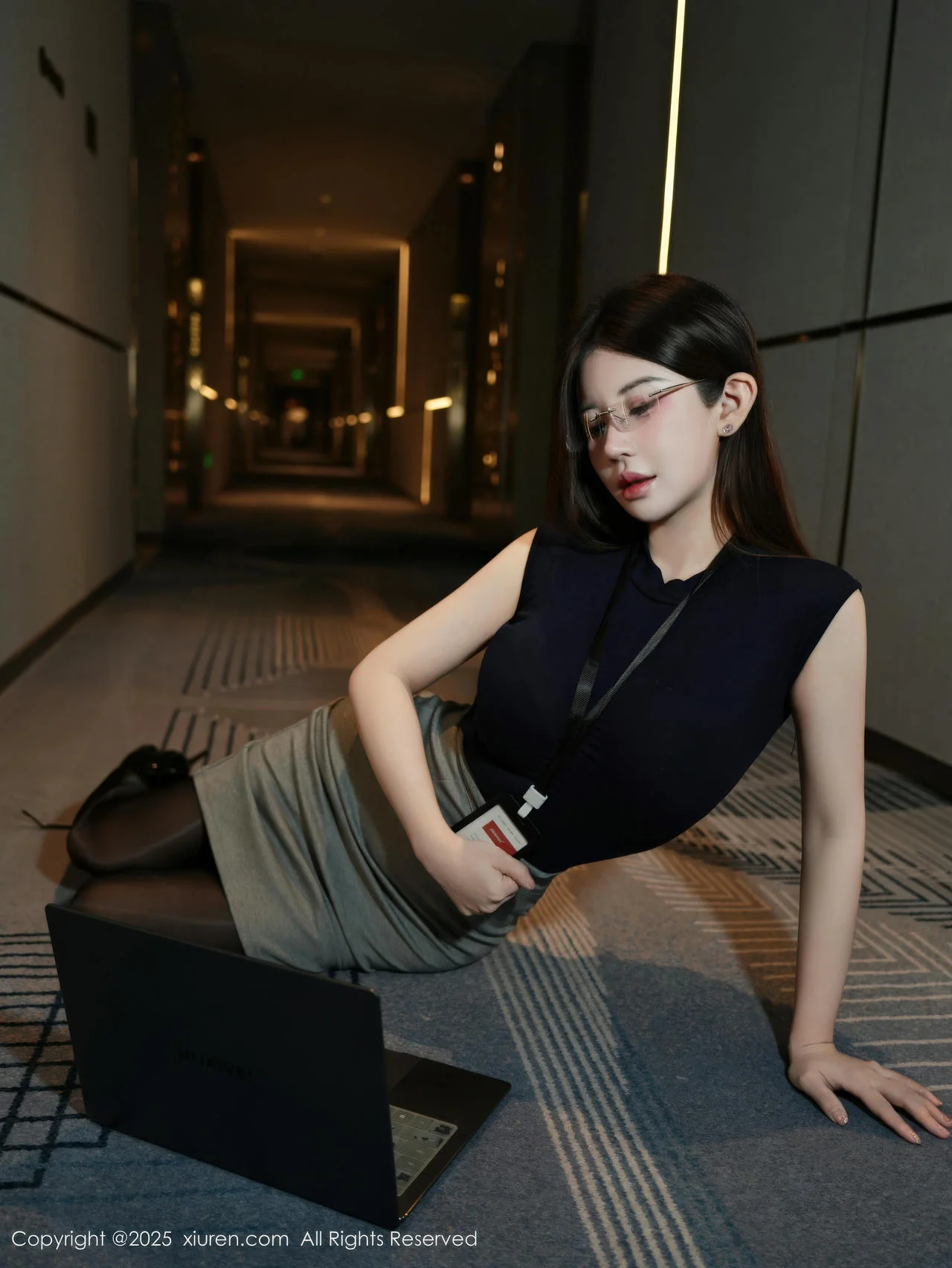 XiuRen 秀人 No.11023 苏甜橙子 深色职业装 - 4