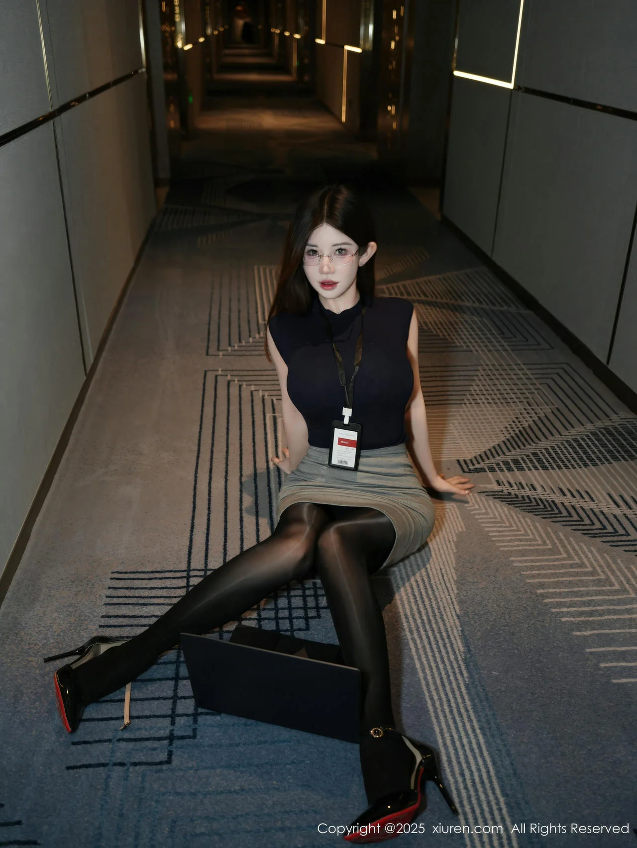 XiuRen 秀人 No.11023 苏甜橙子 深色职业装 - 7