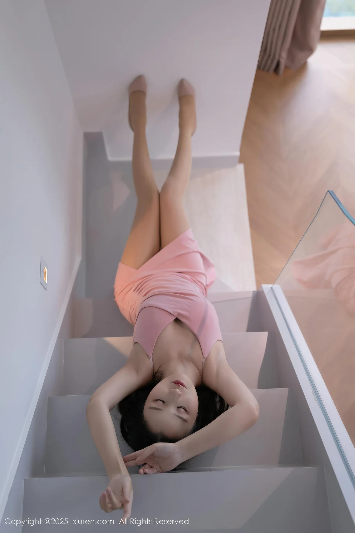 XiuRen 秀人 No.11034 杏子Yada 粉色连衣裙肉色丝袜 - 9