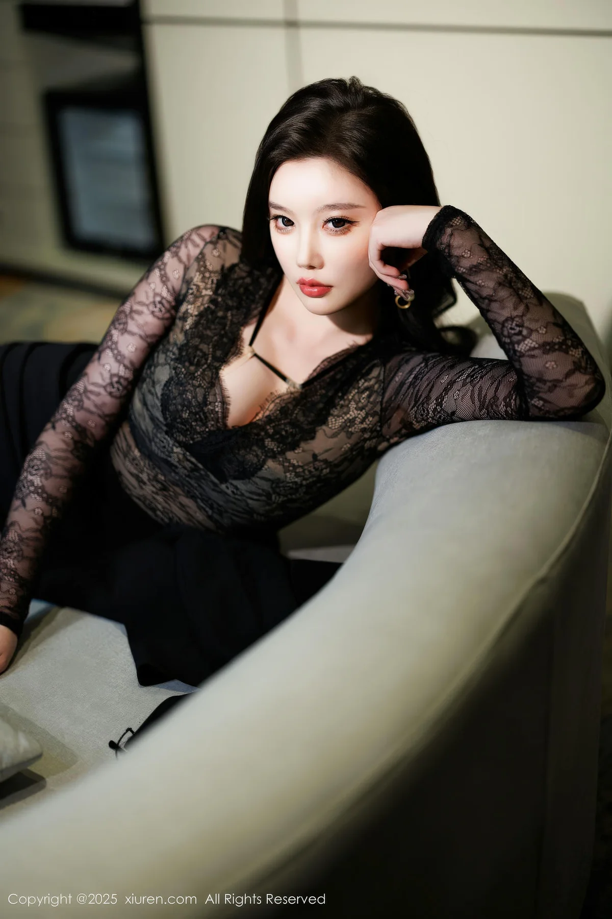 XiuRen 秀人 No.11035 CHENCHEN 黑色情趣内衣旅拍 - 2