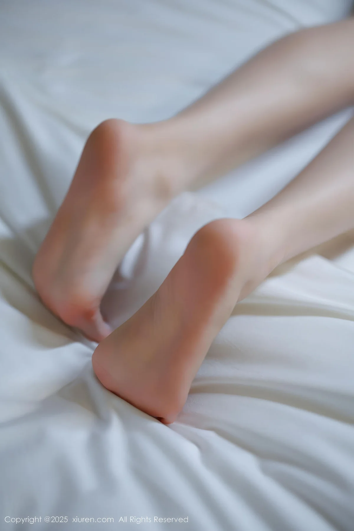 XiuRen 秀人 No.11035 CHENCHEN 黑色情趣内衣旅拍 - 2