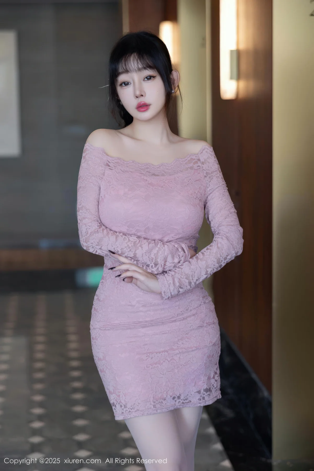 XiuRen 秀人 No.11043 王羽纯 短裙诱人原色丝袜 - 2