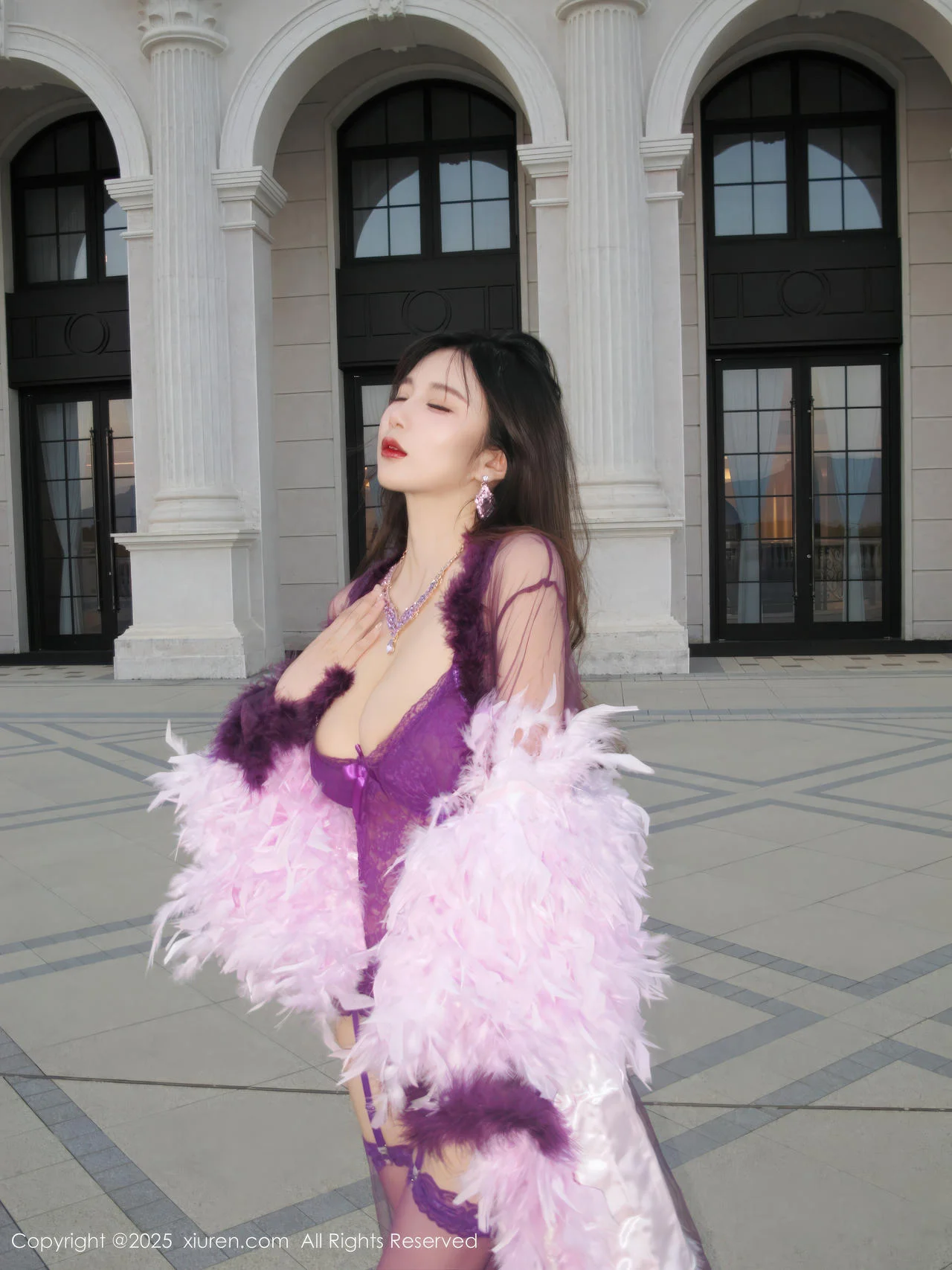 XiuRen 秀人 No.11047 小肉肉咪 情趣内衣极致美腿 - 1