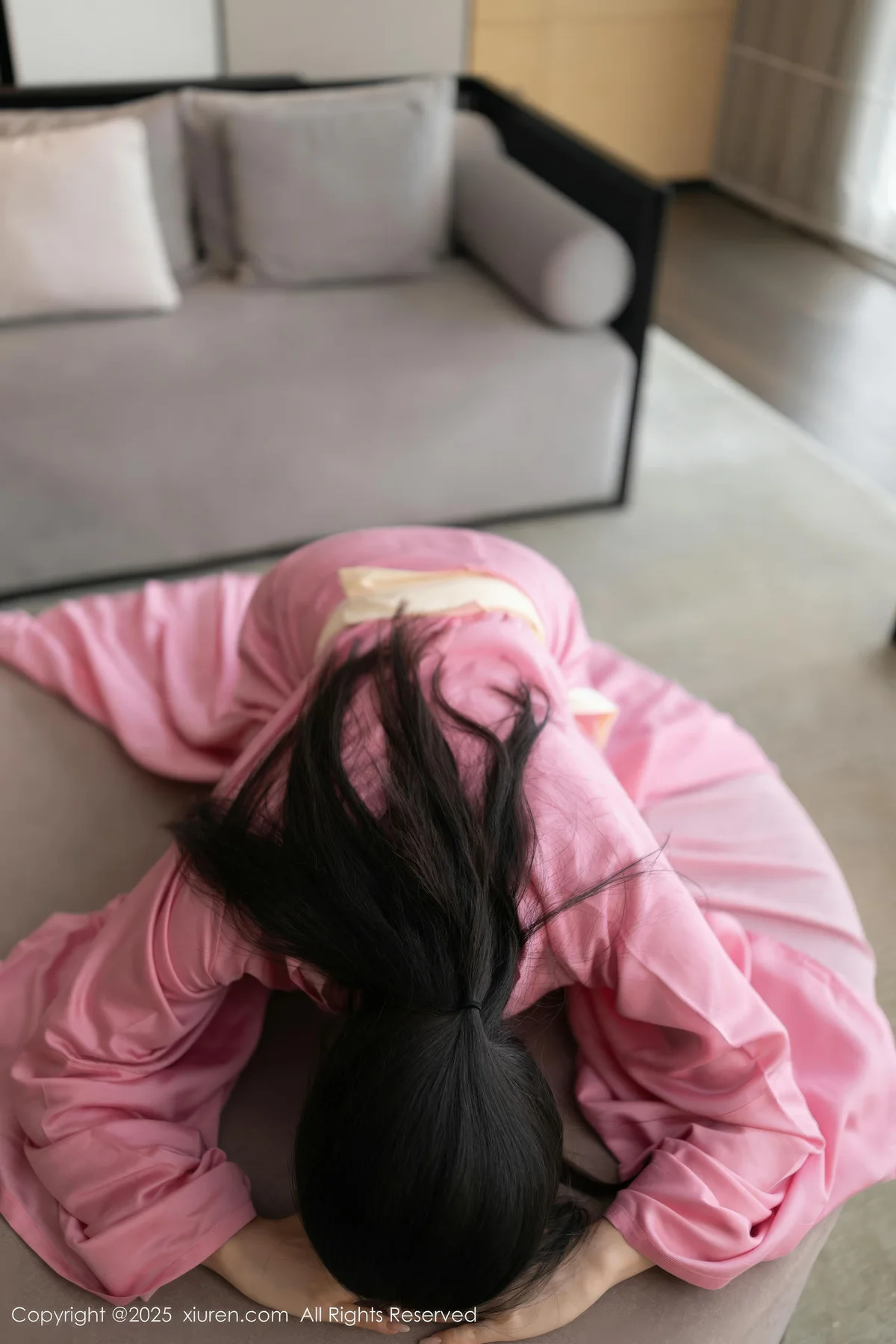 XiuRen 秀人 No.11049 鱼子酱Fish 粉色月影纱肉色丝袜 - 1