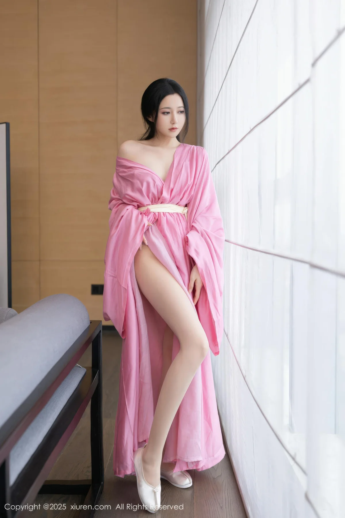 XiuRen 秀人 No.11049 鱼子酱Fish 粉色月影纱肉色丝袜 - 1