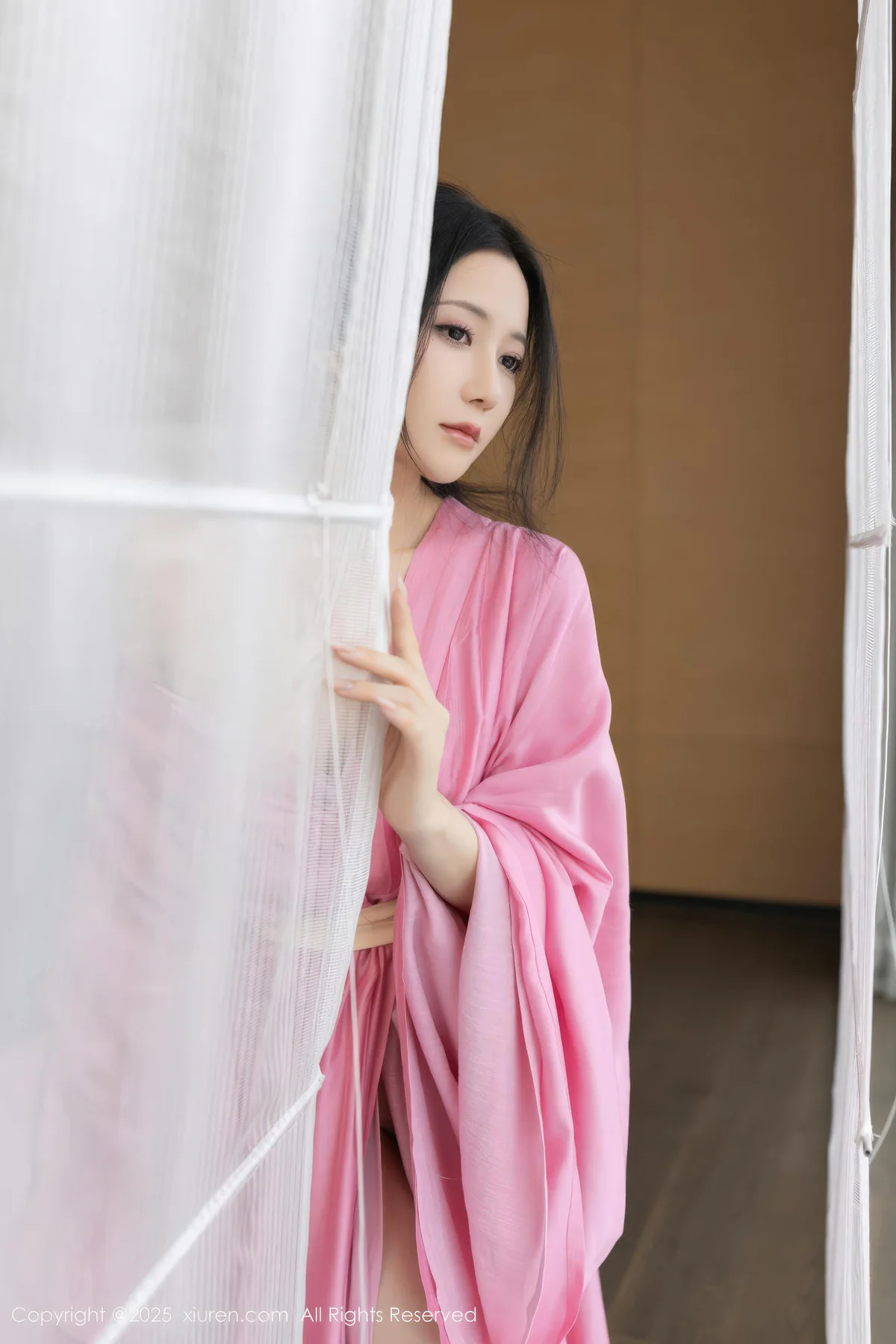 XiuRen 秀人 No.11049 鱼子酱Fish 粉色月影纱肉色丝袜 - 4