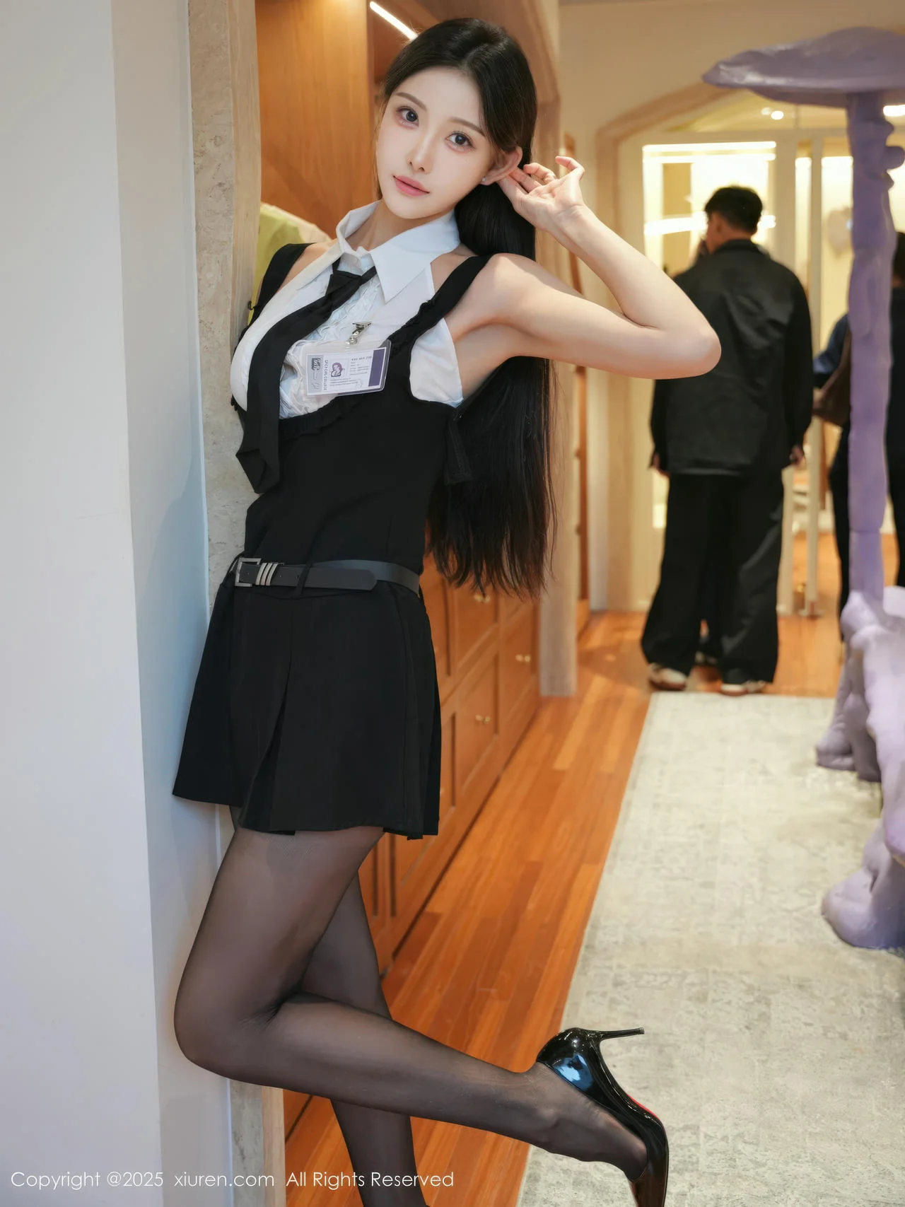 XiuRen 秀人 No.11052 梨霜儿和金允希Yuki 两位大美女黑丝参与拍摄 - 7