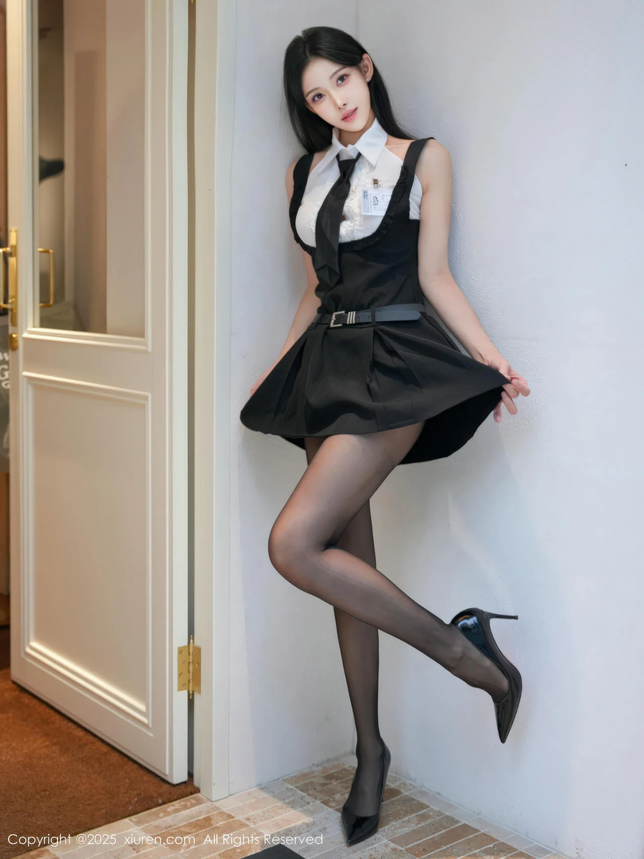 XiuRen 秀人 No.11052 梨霜儿和金允希Yuki 两位大美女黑丝参与拍摄 - 9