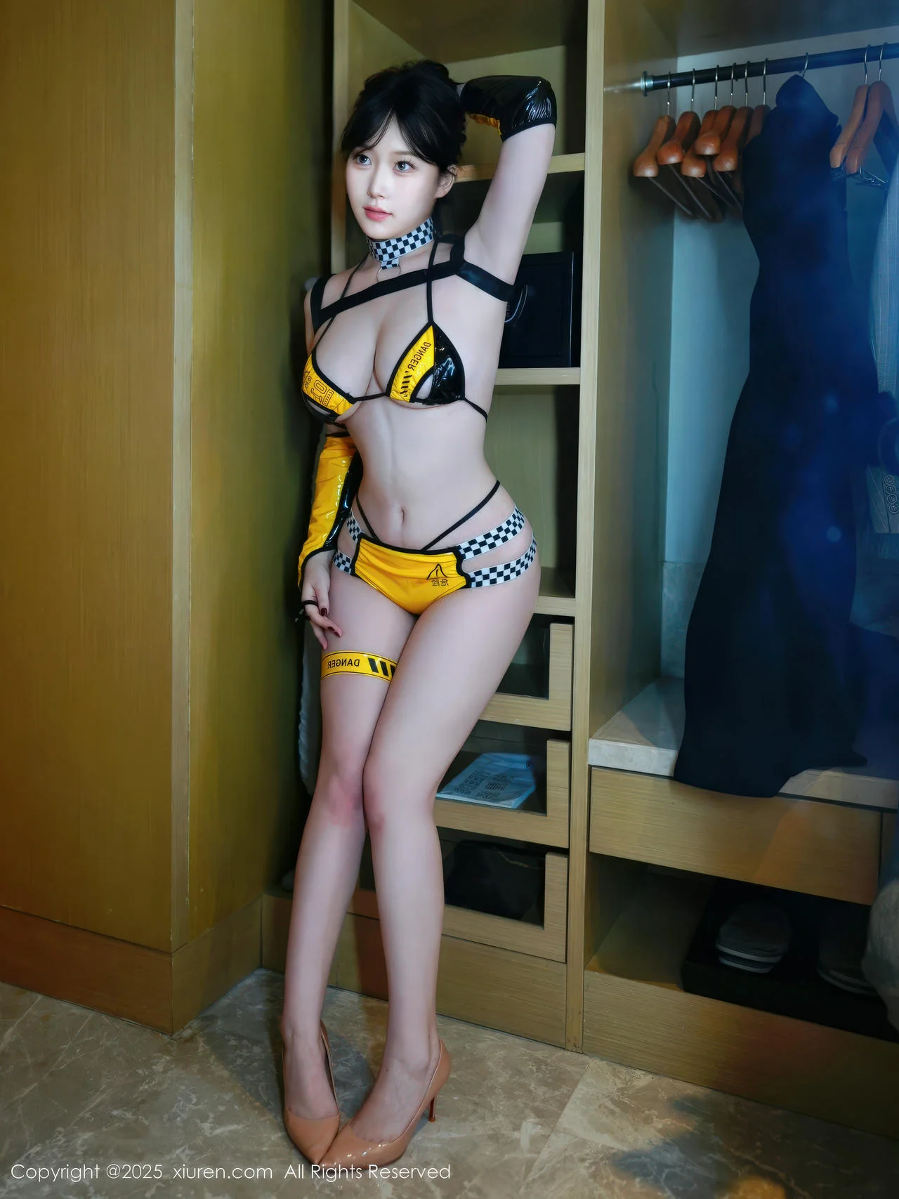 XiuRen 秀人 No.11056 李沁恩lrene 黄色赛车服美腿 - 2