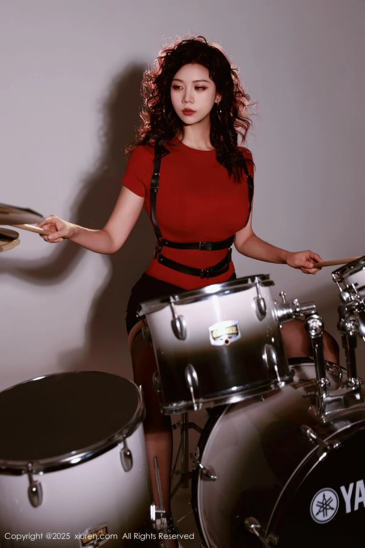 XiuRen 秀人 No.11066 玫瑰我爱你 黑色短裤魅惑黑丝 - 1