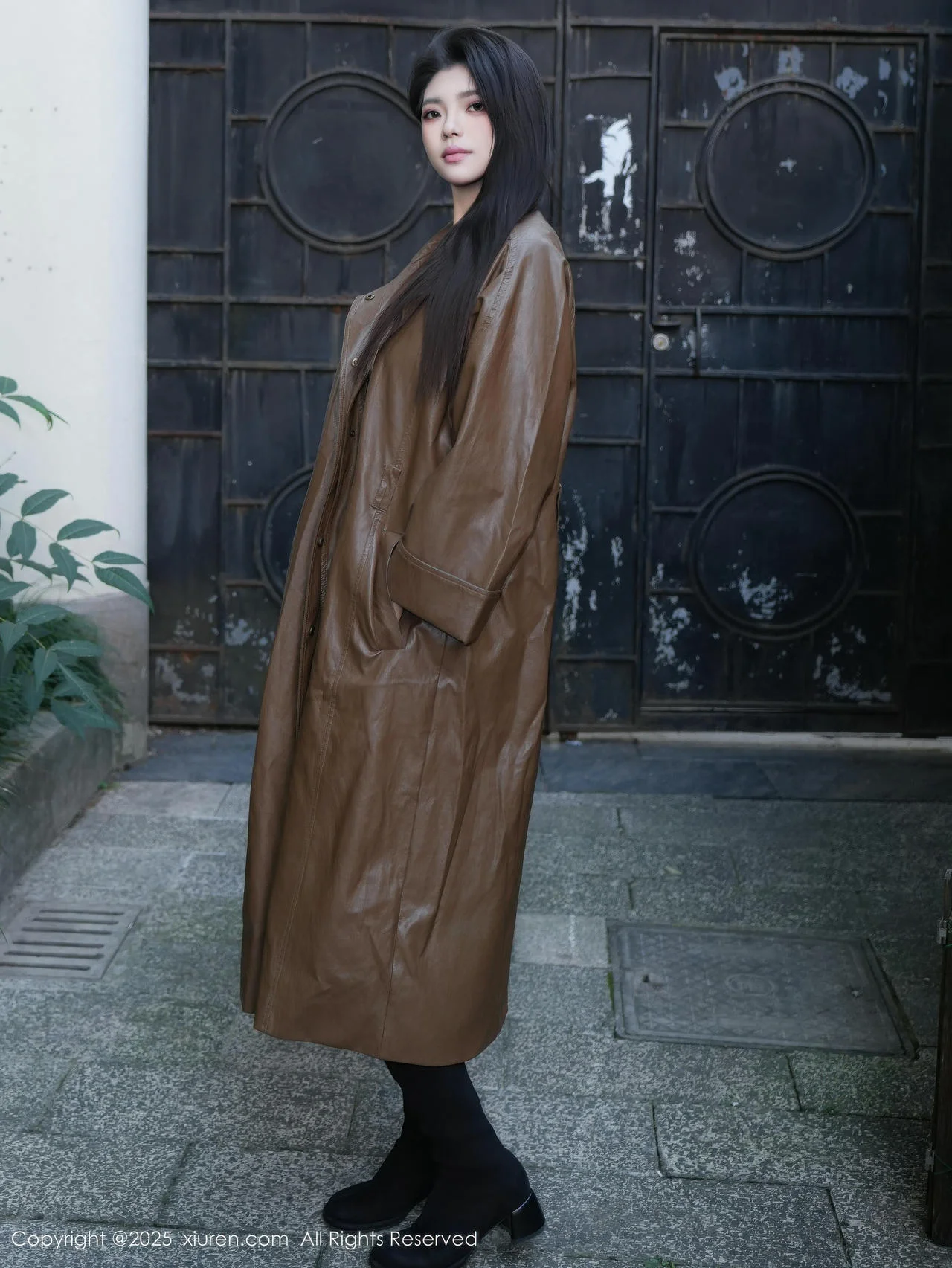 XiuRen 秀人 No.11067 冬安 巨乳性感皮大衣 - 3
