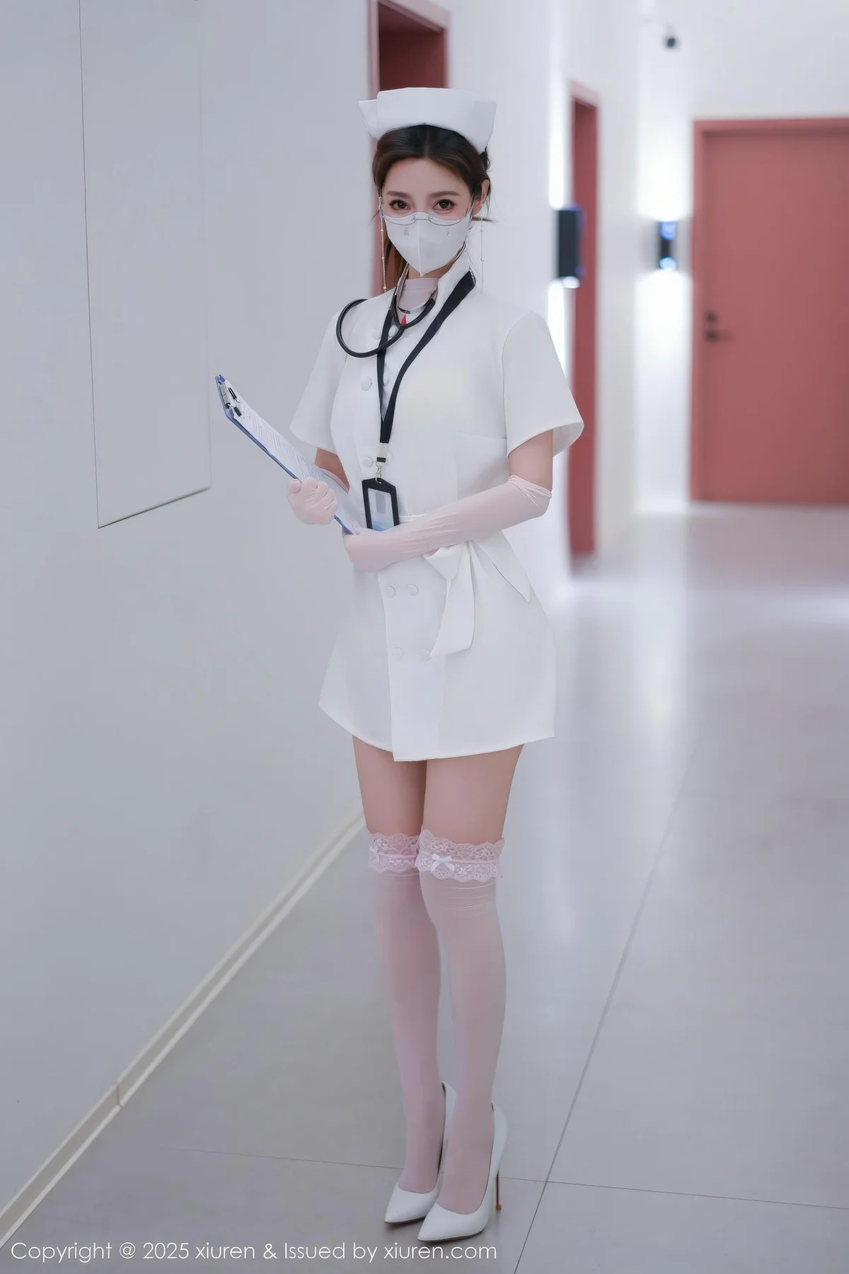 XiuRen 秀人 No.11099 Twins桃桃 护士制服主题写真 - 2