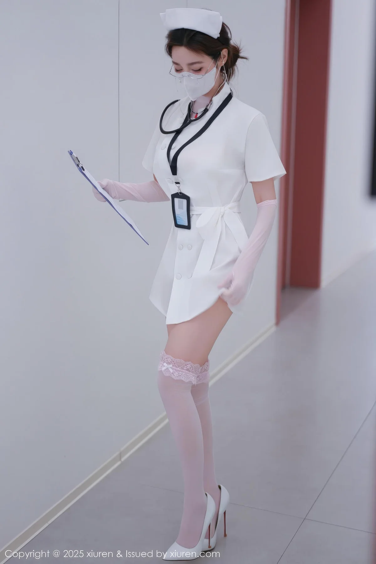 XiuRen 秀人 No.11099 Twins桃桃 护士制服主题写真 - 4