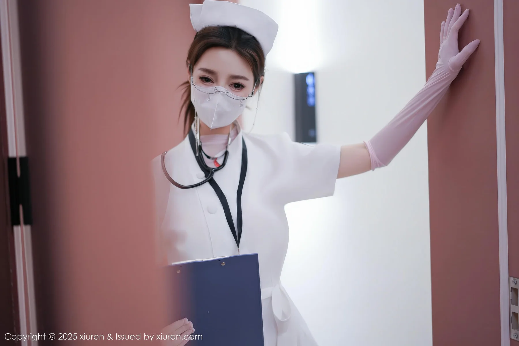 XiuRen 秀人 No.11099 Twins桃桃 护士制服主题写真 - 7