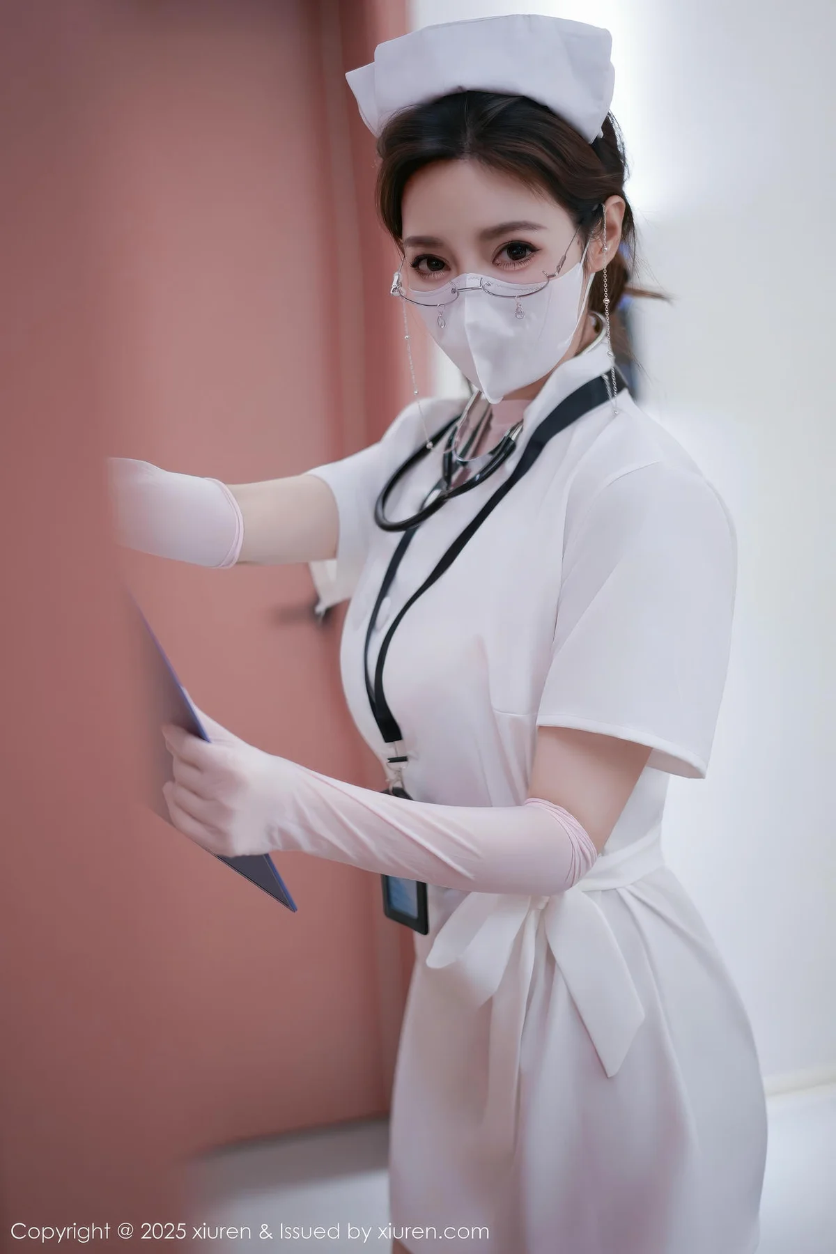 XiuRen 秀人 No.11099 Twins桃桃 护士制服主题写真 - 9